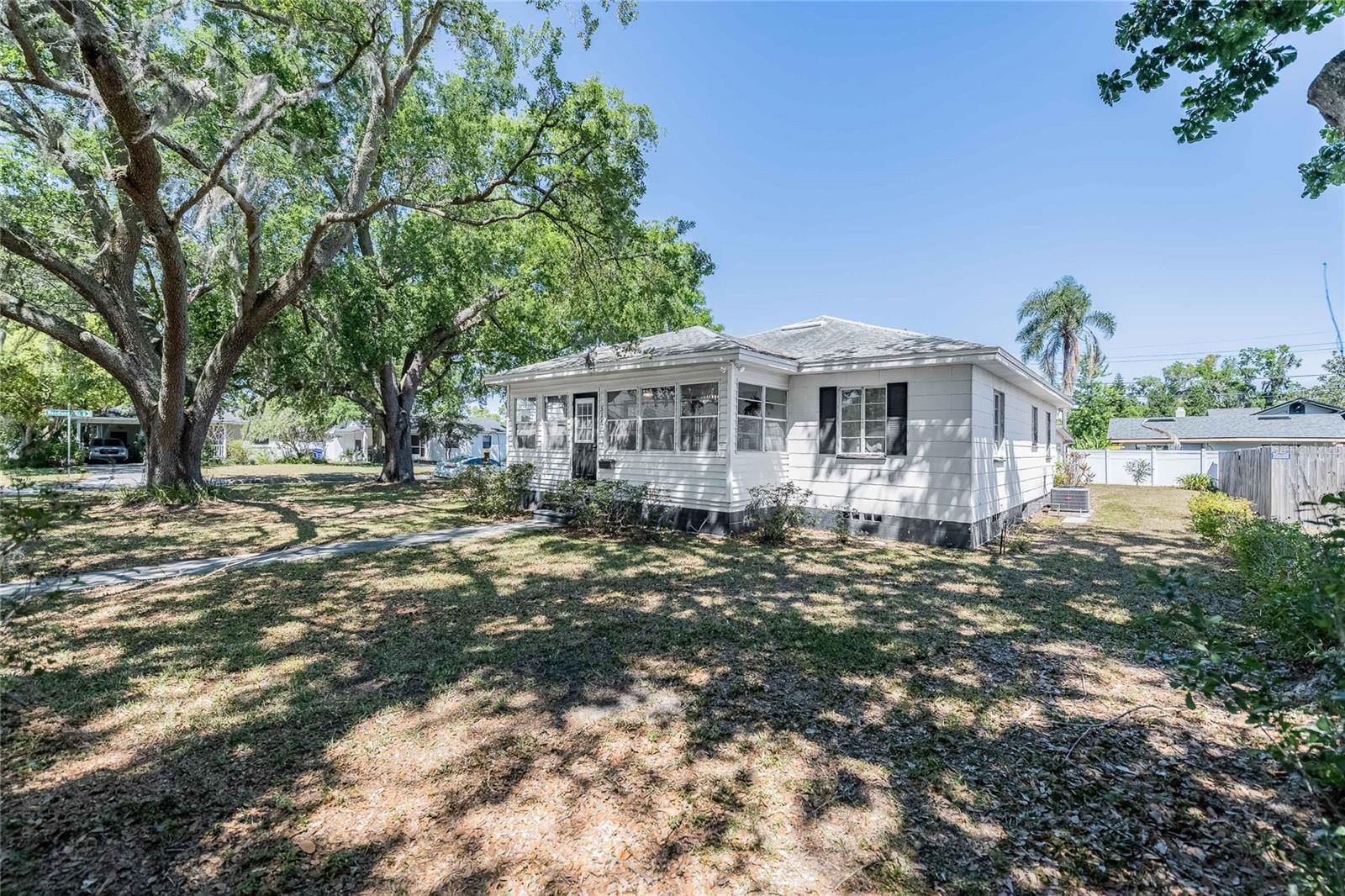 516 E EDGEWOOD DR
