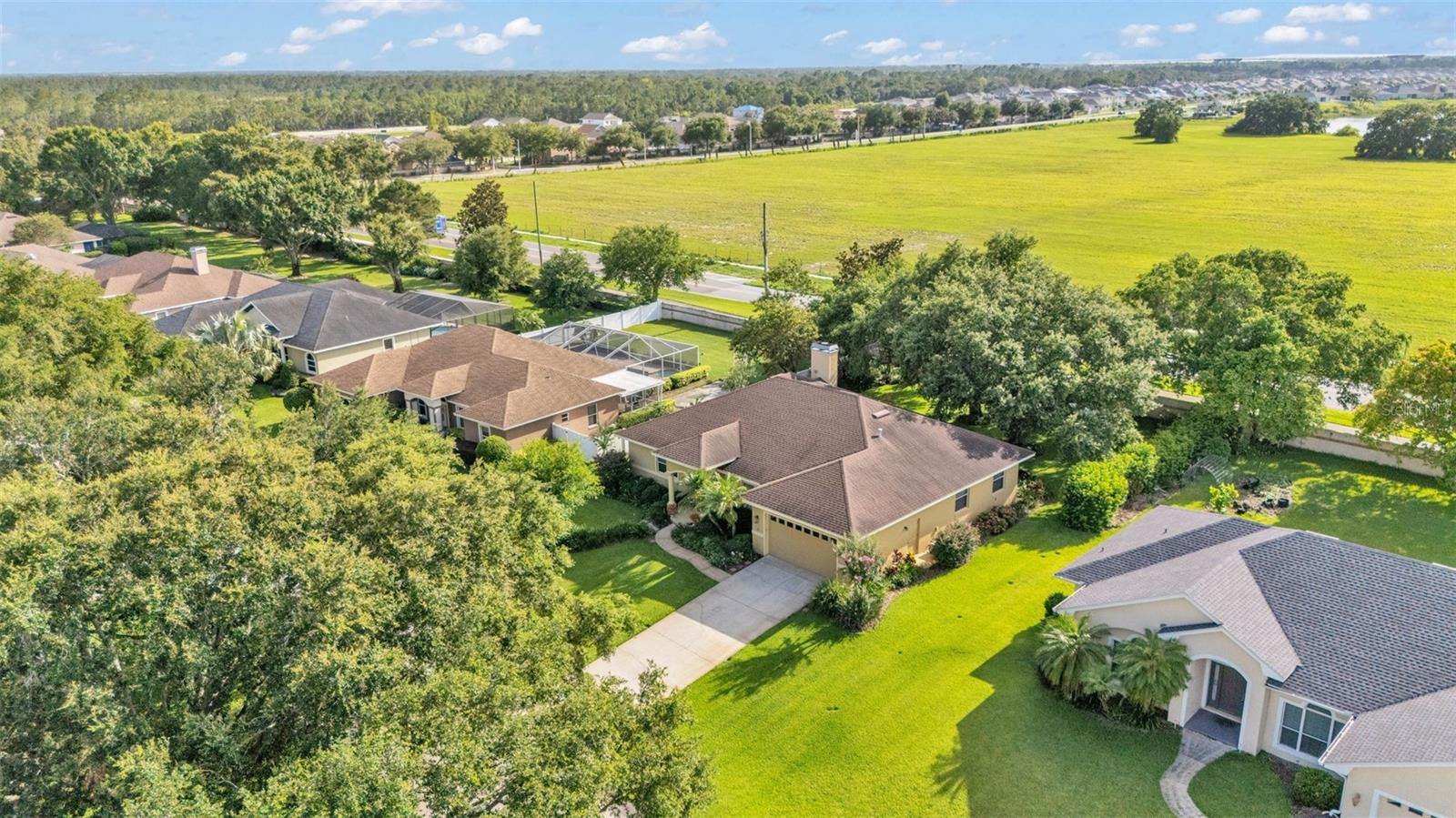 633 HART LAKE DR
