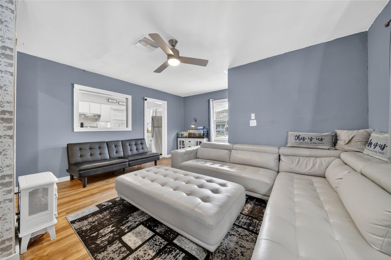 221 AVENUE F SE