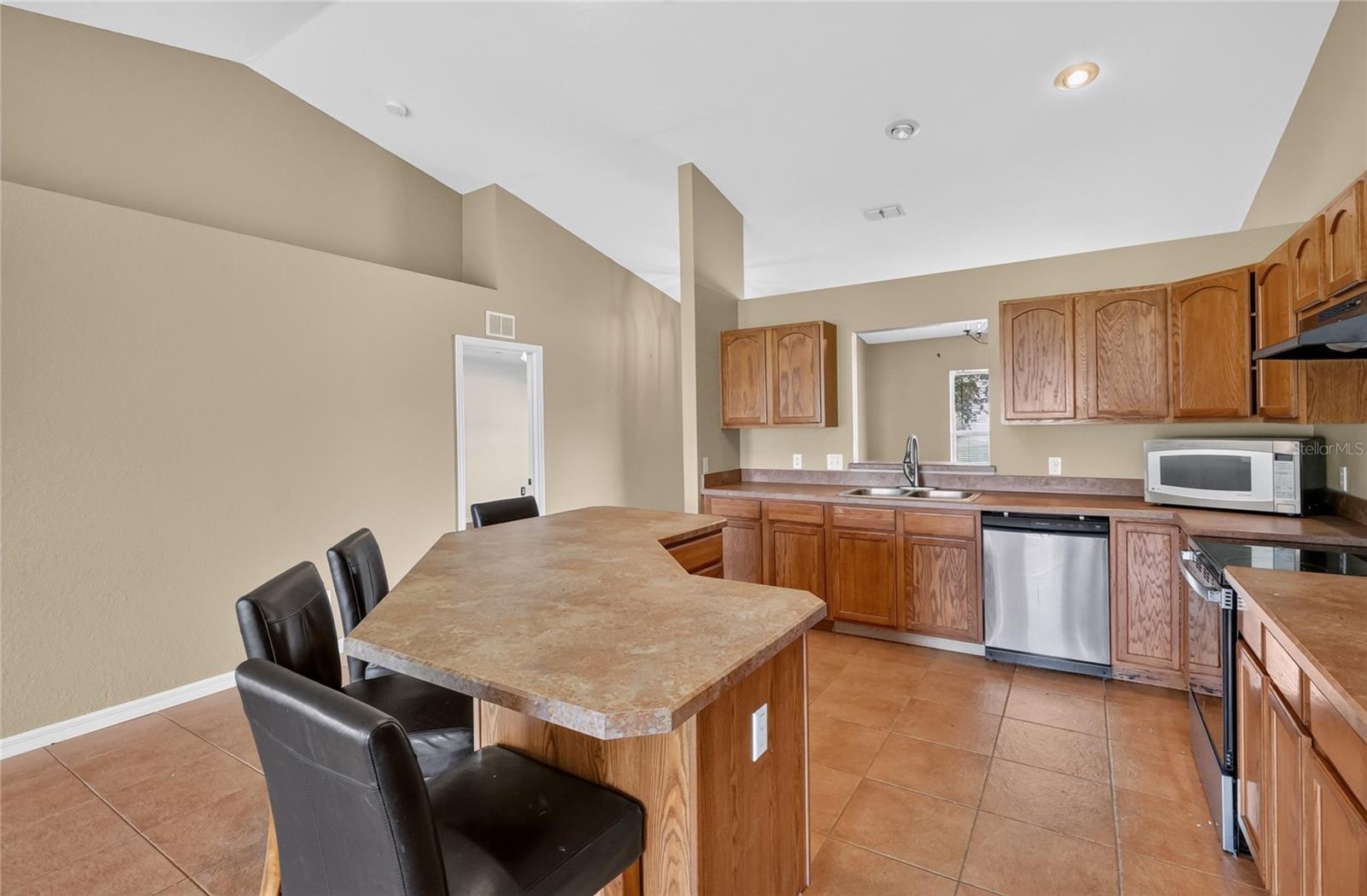 106 MAJESTIC GARDENS CT