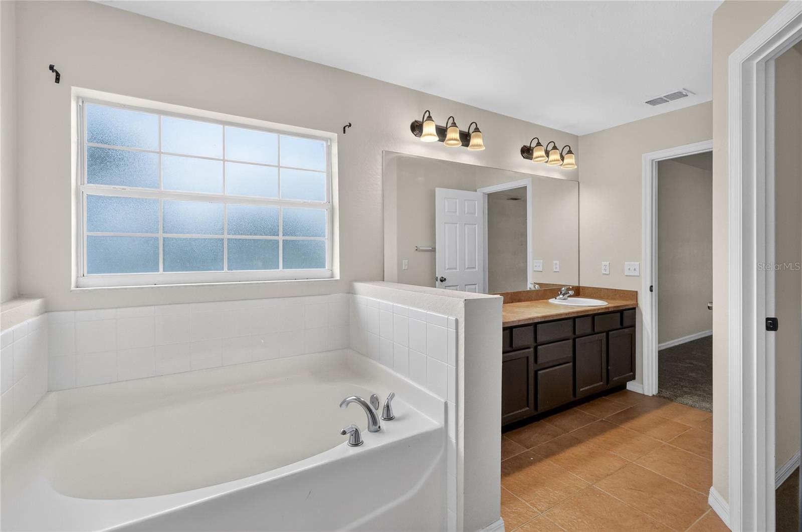 106 MAJESTIC GARDENS CT