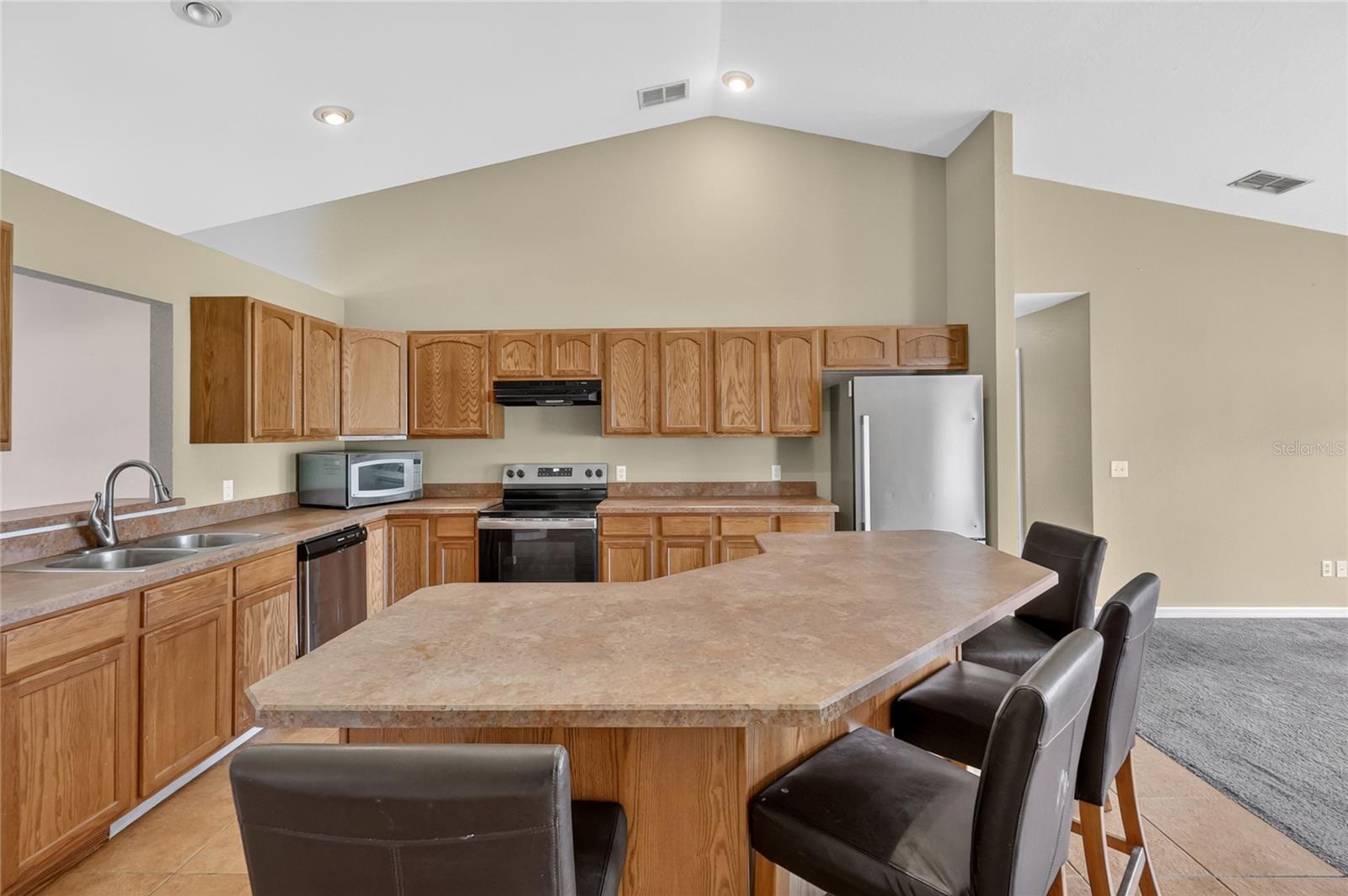 106 MAJESTIC GARDENS CT