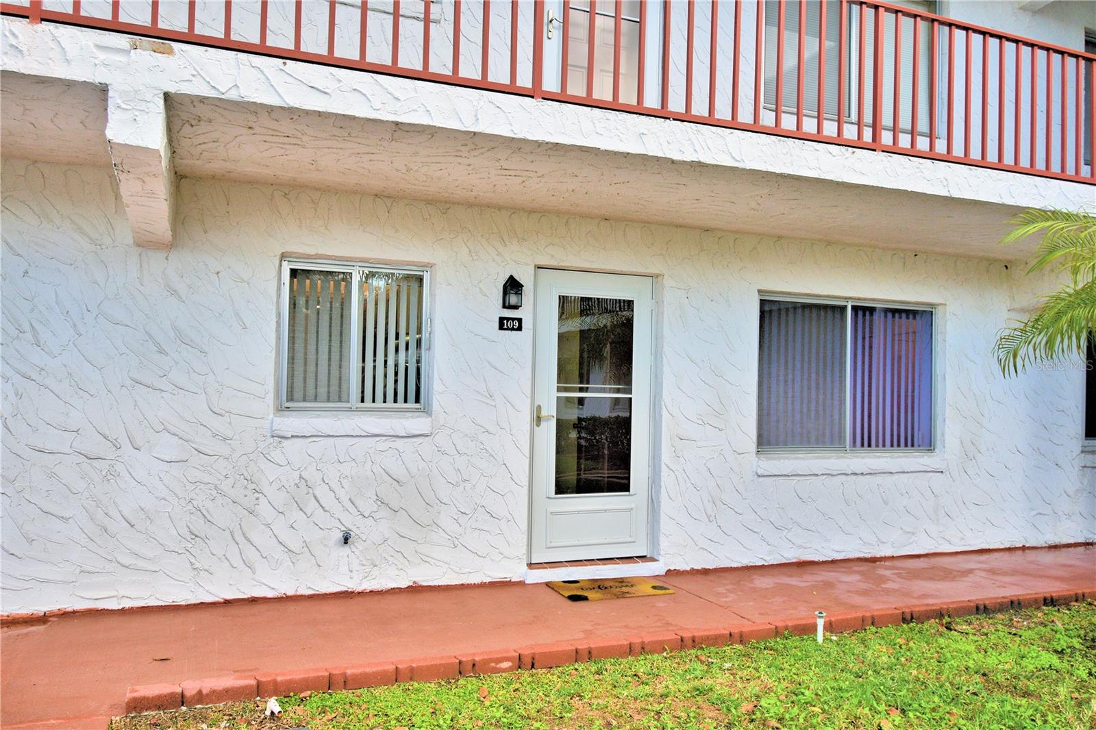 400 EL CAMINO DR #109