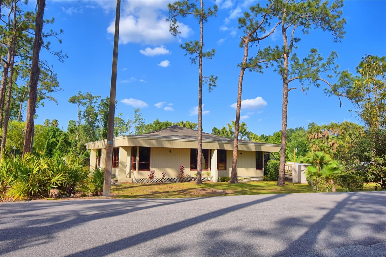 400 EL CAMINO DR #109