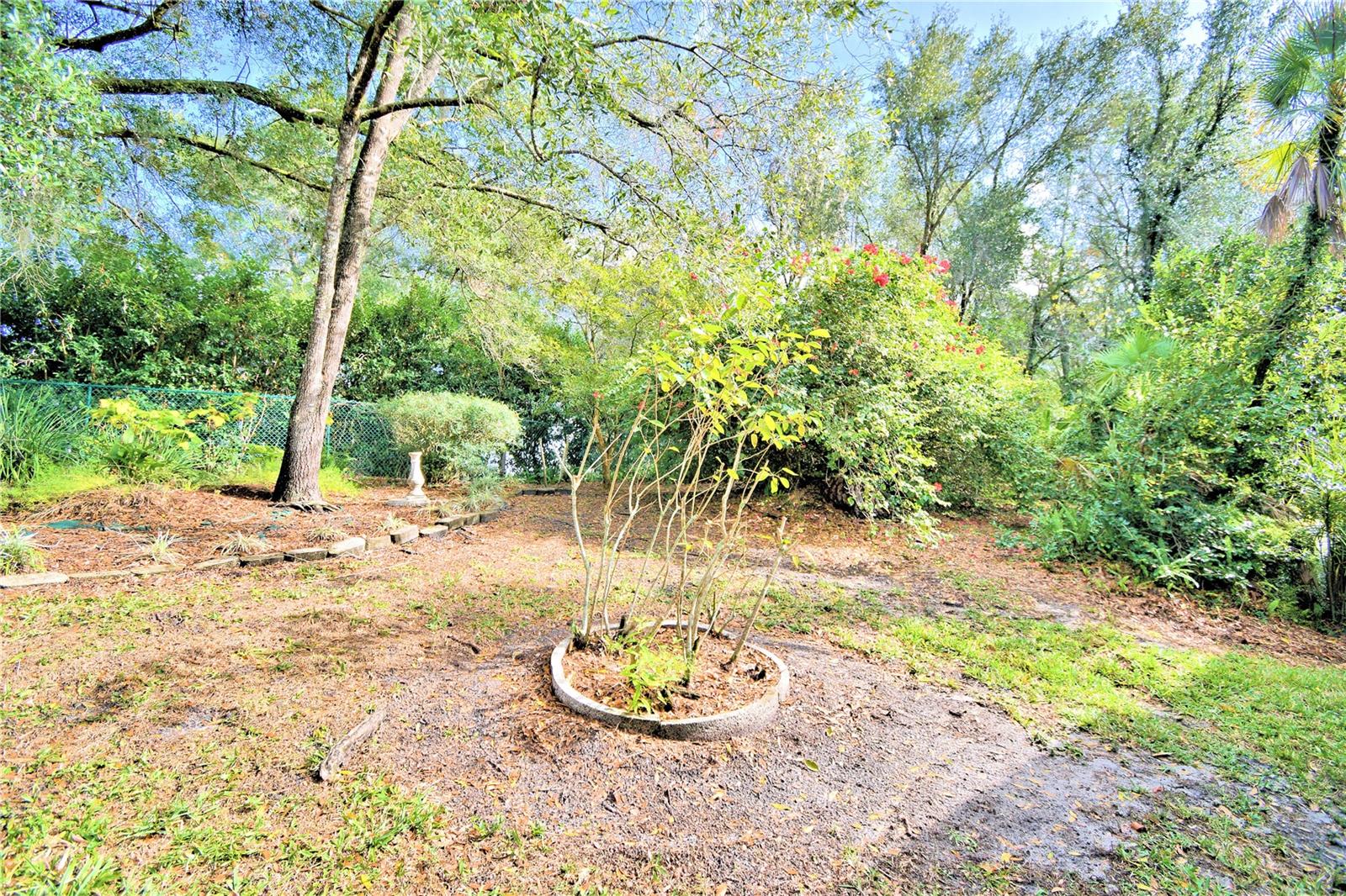 400 EL CAMINO DR #109