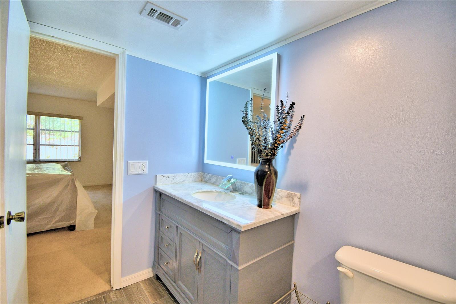 400 EL CAMINO DR #109