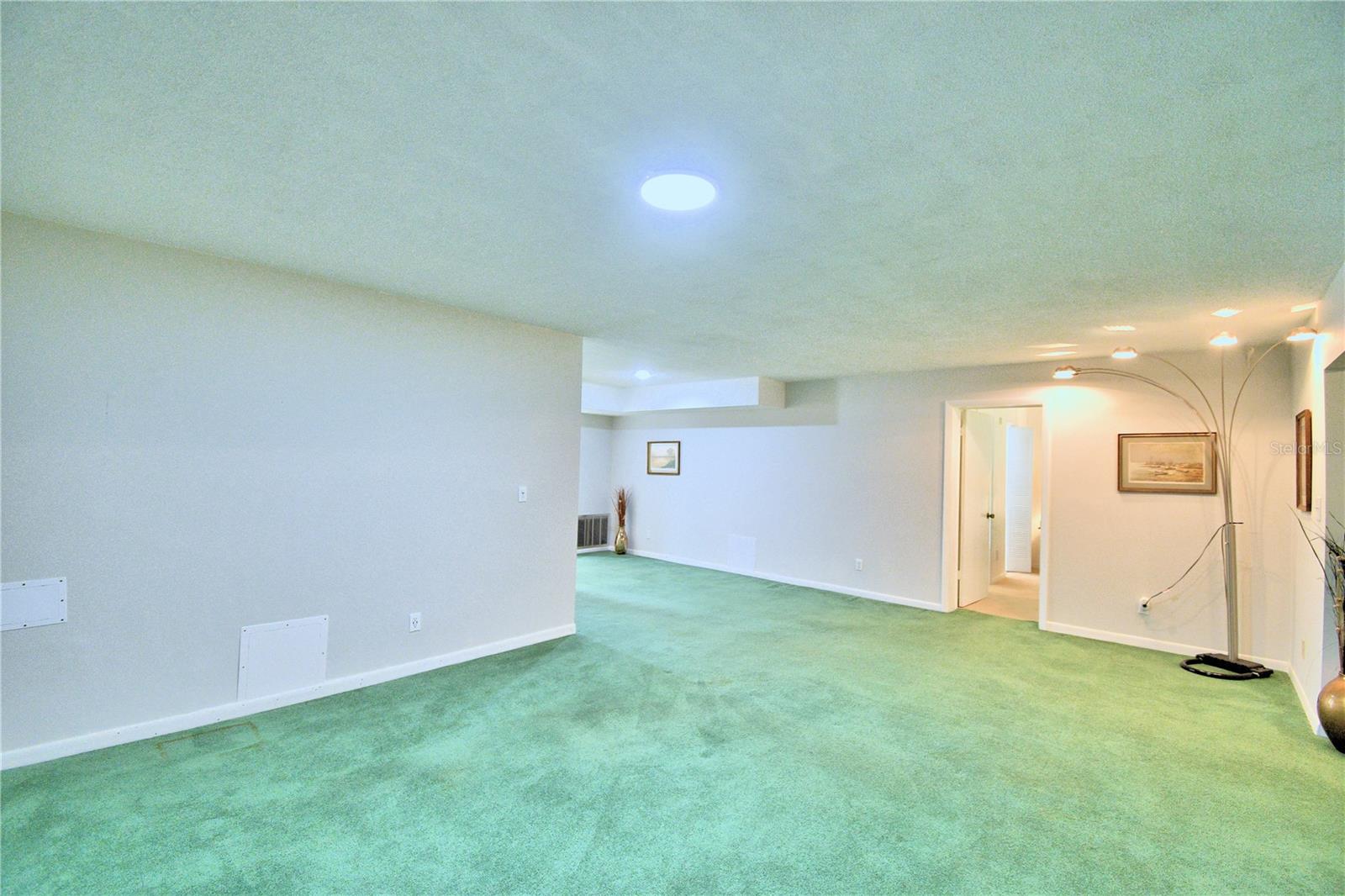 400 EL CAMINO DR #109