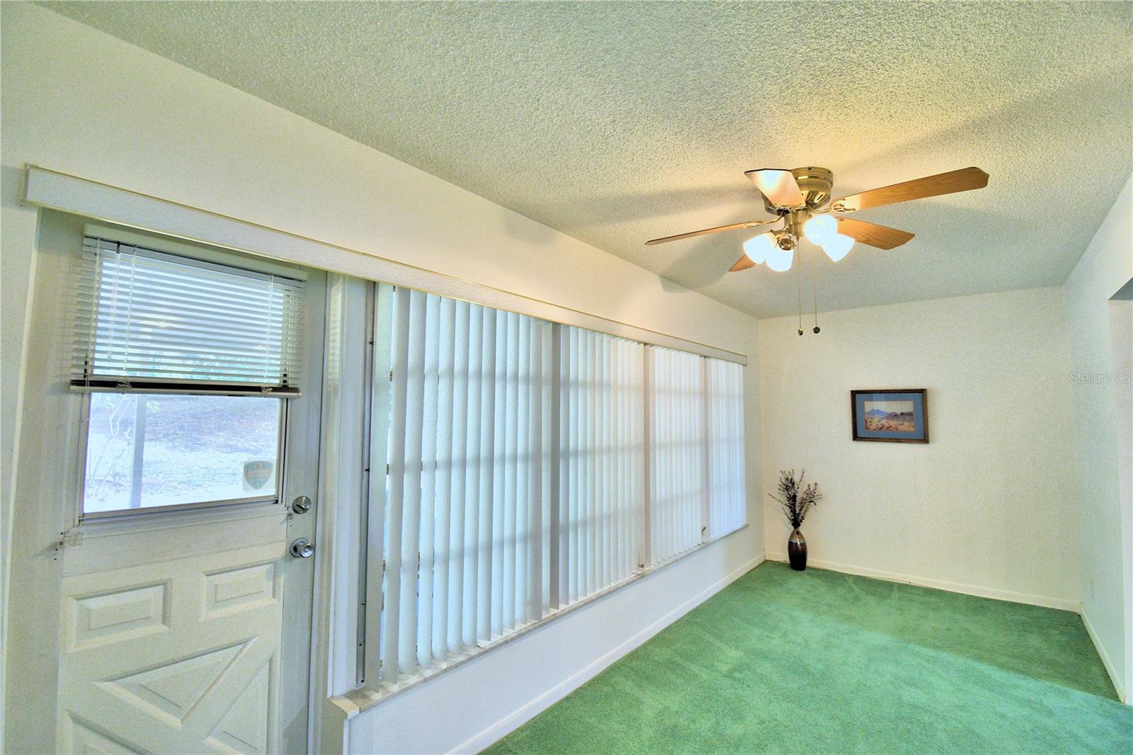 400 EL CAMINO DR #109