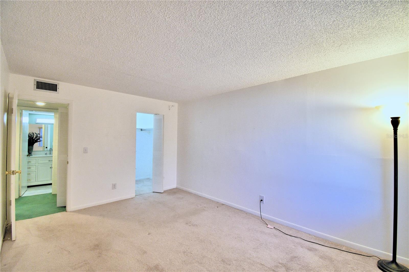 400 EL CAMINO DR #109