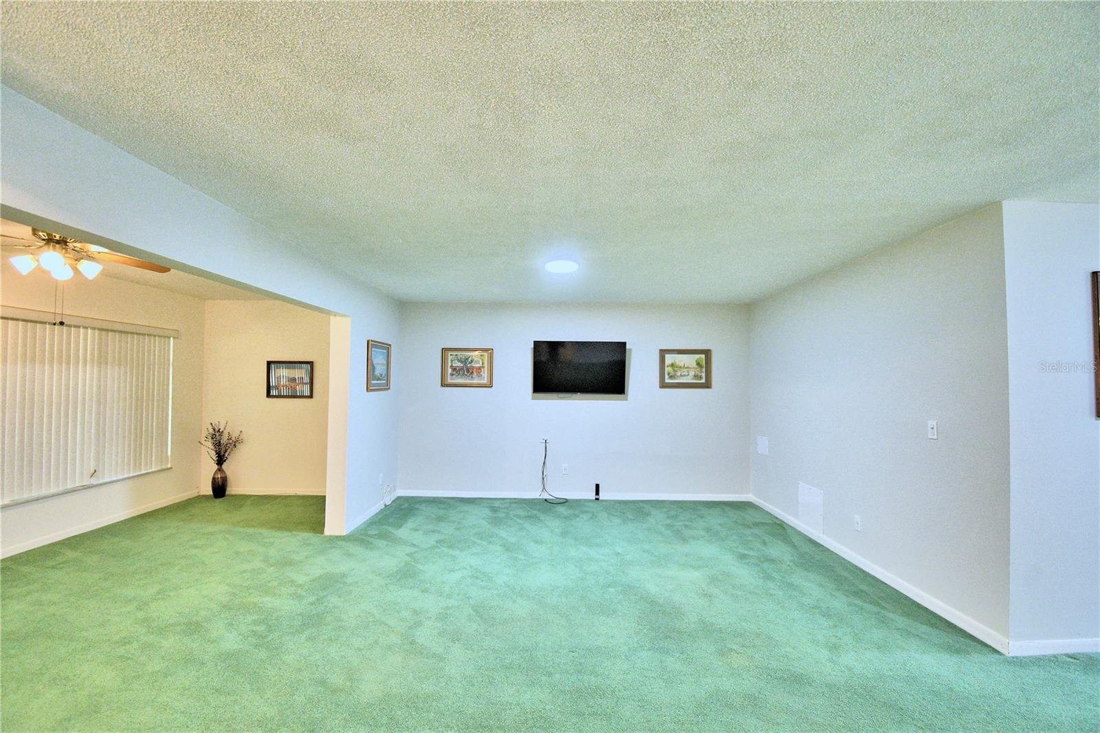 400 EL CAMINO DR #109