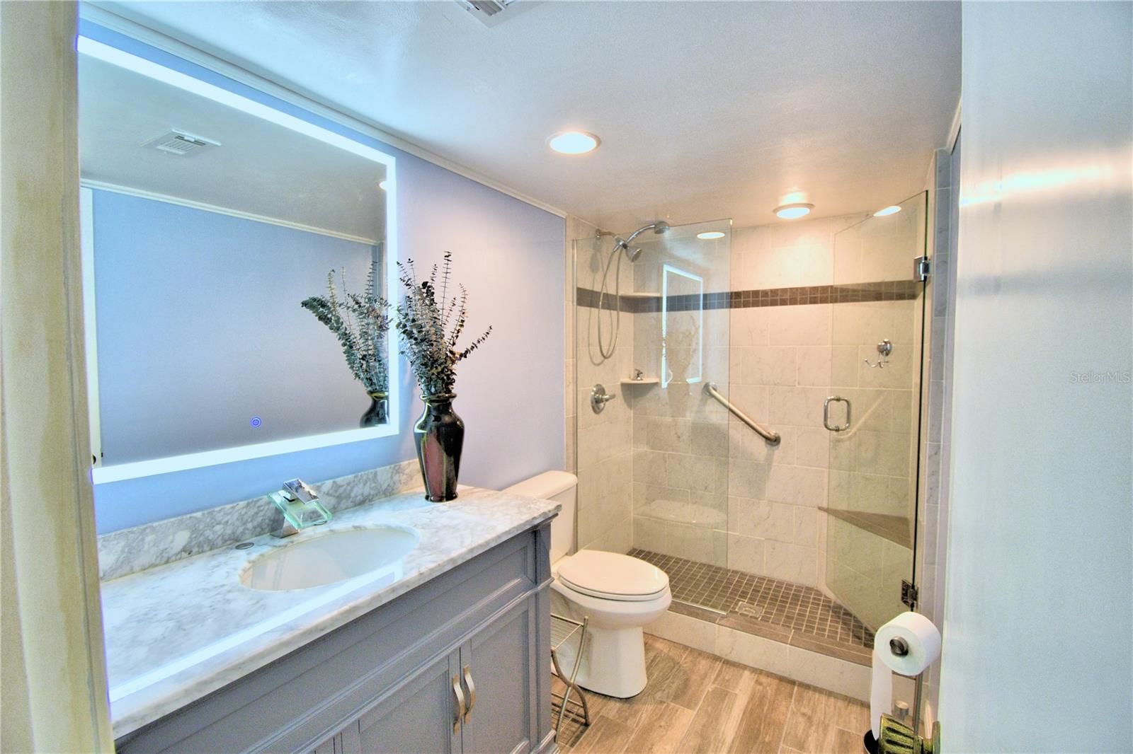 400 EL CAMINO DR #109