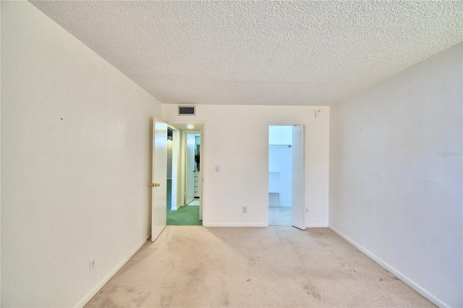 400 EL CAMINO DR #109
