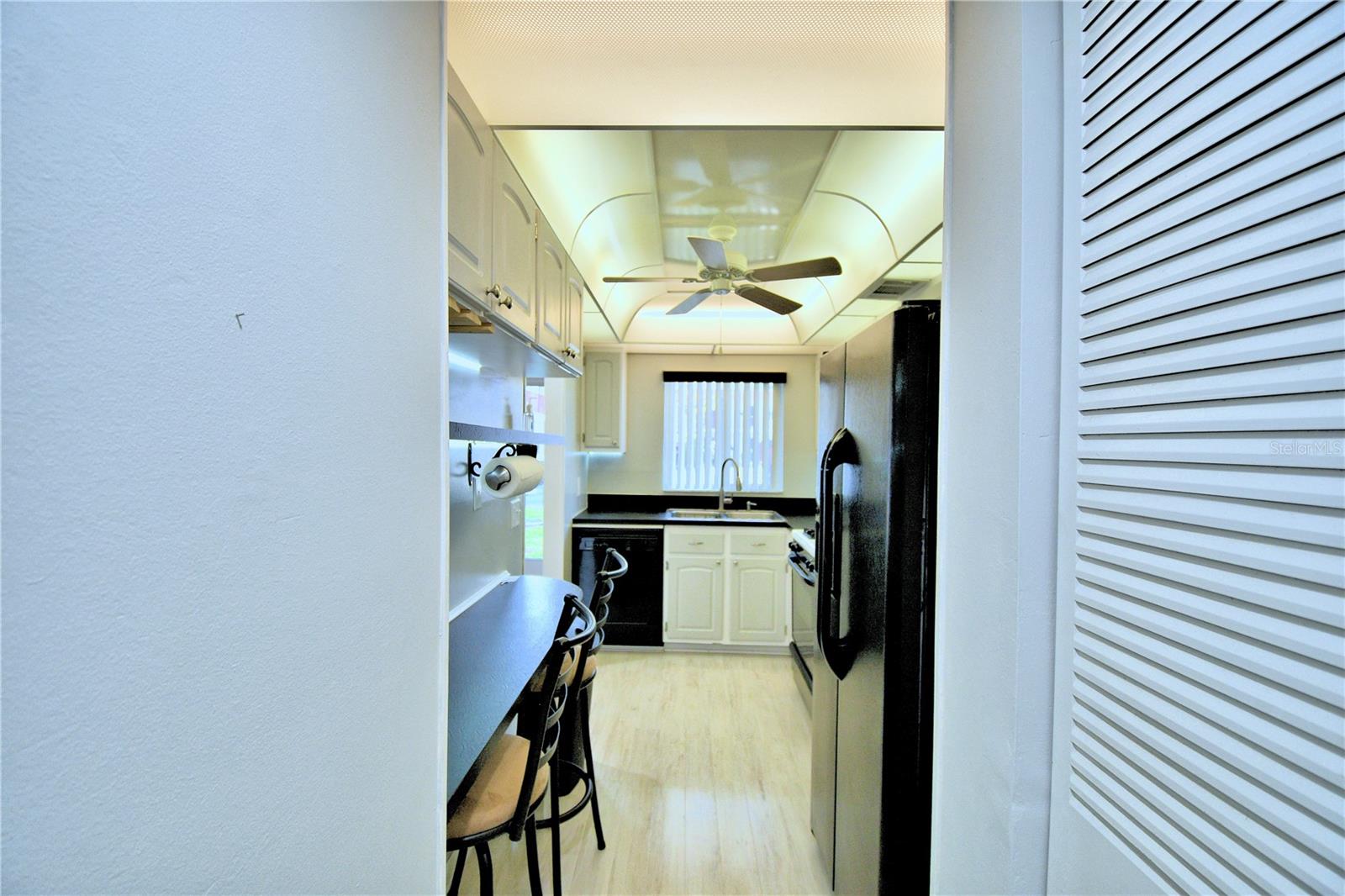 400 EL CAMINO DR #109