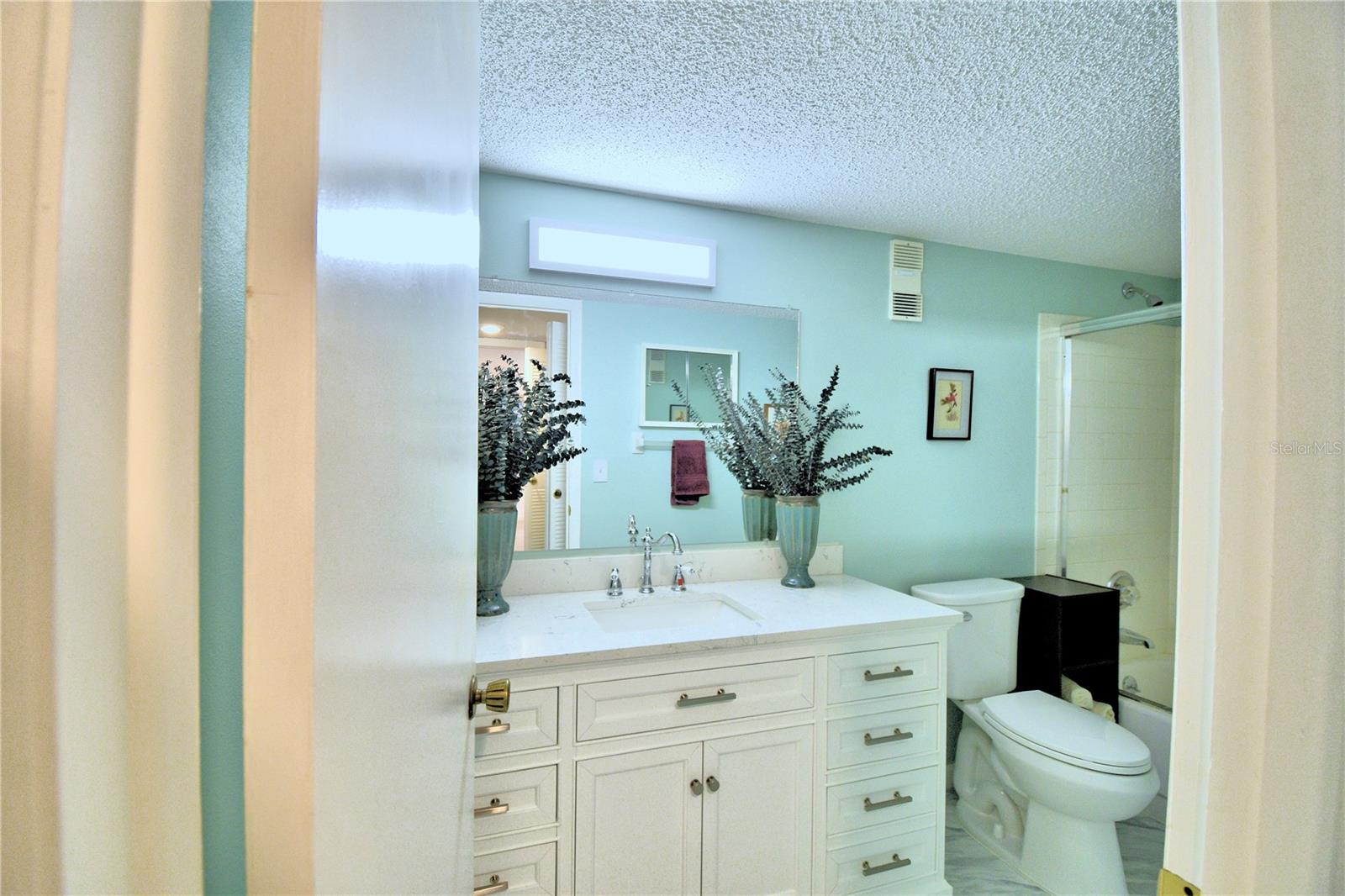 400 EL CAMINO DR #109