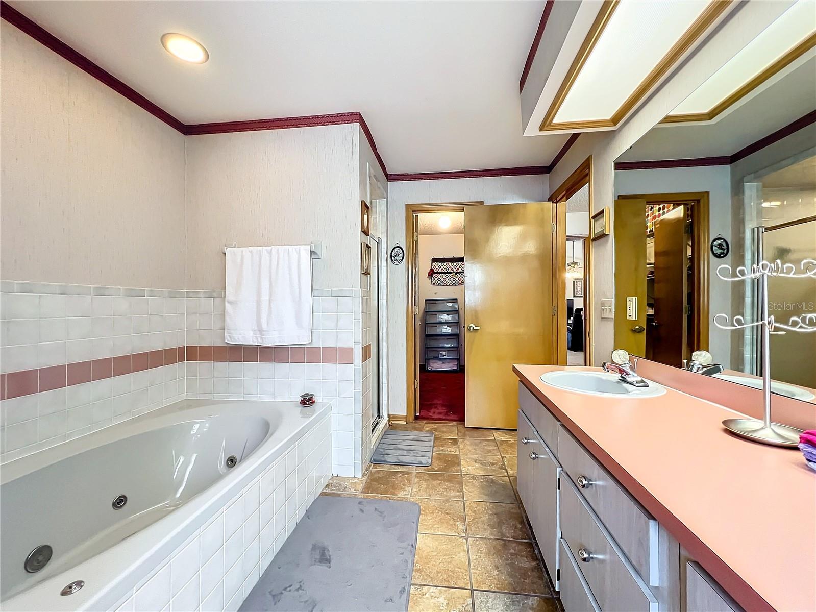 7412 FLORAL CIR E