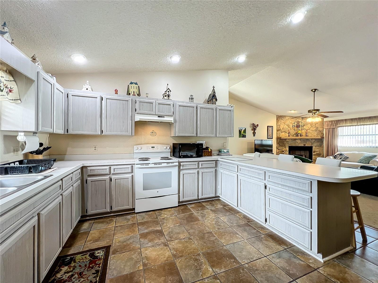7412 FLORAL CIR E