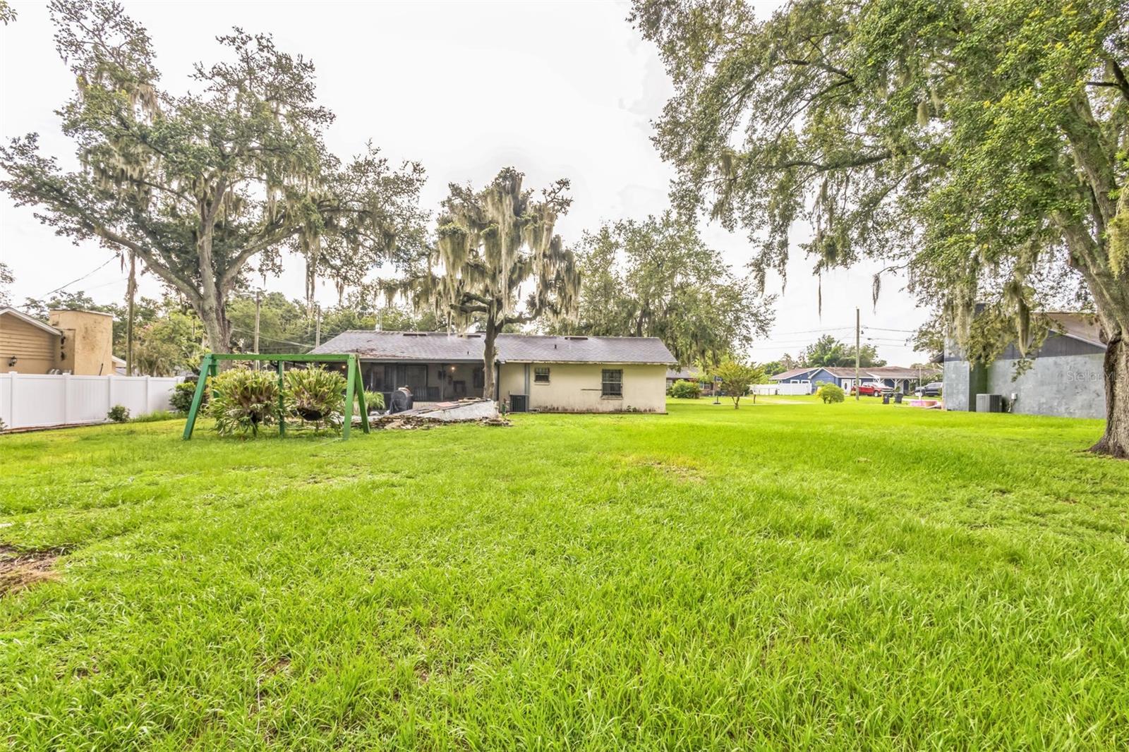 4063 N WILLOW DR