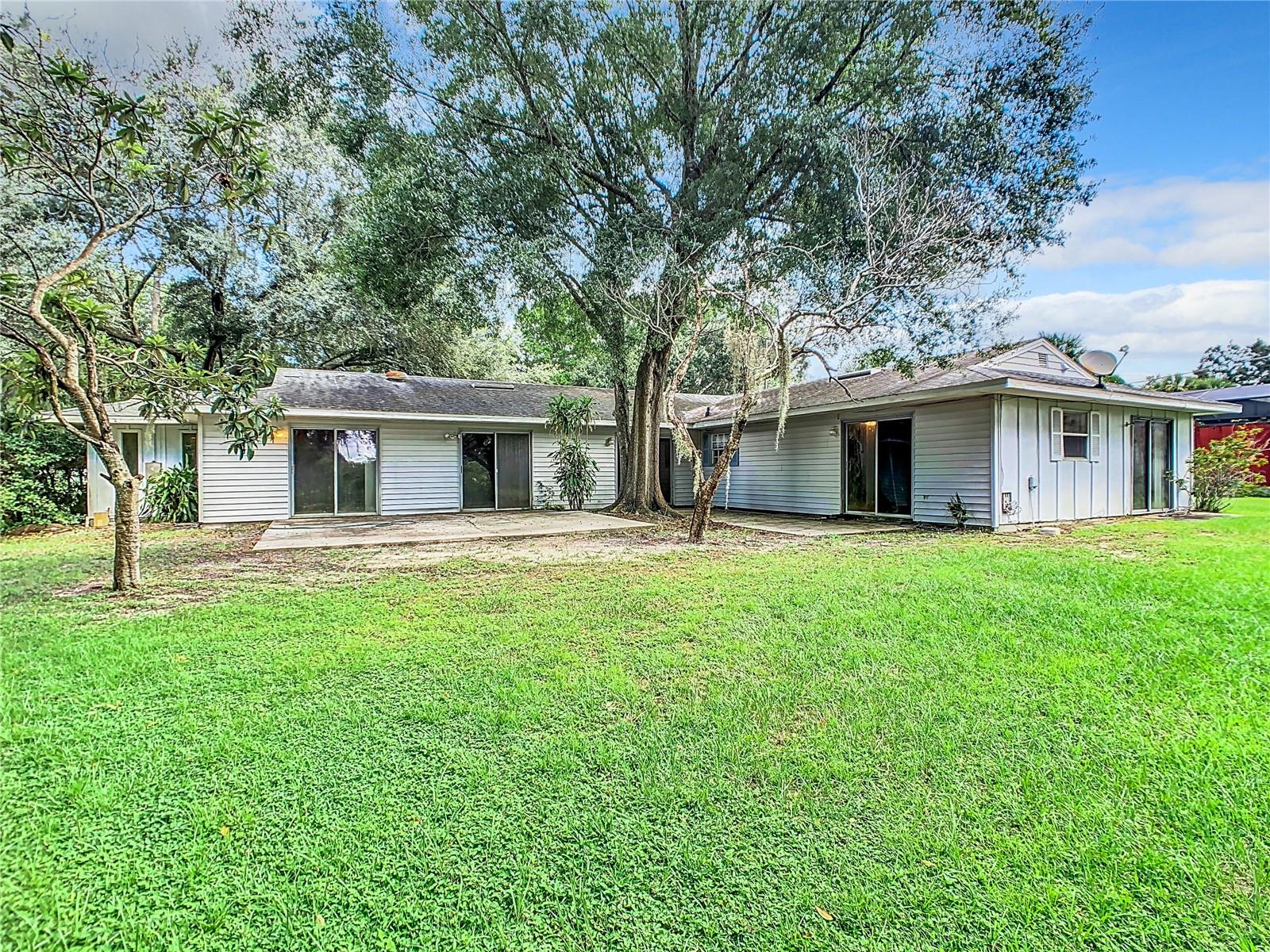 1967 FOXHOLLOW DR E