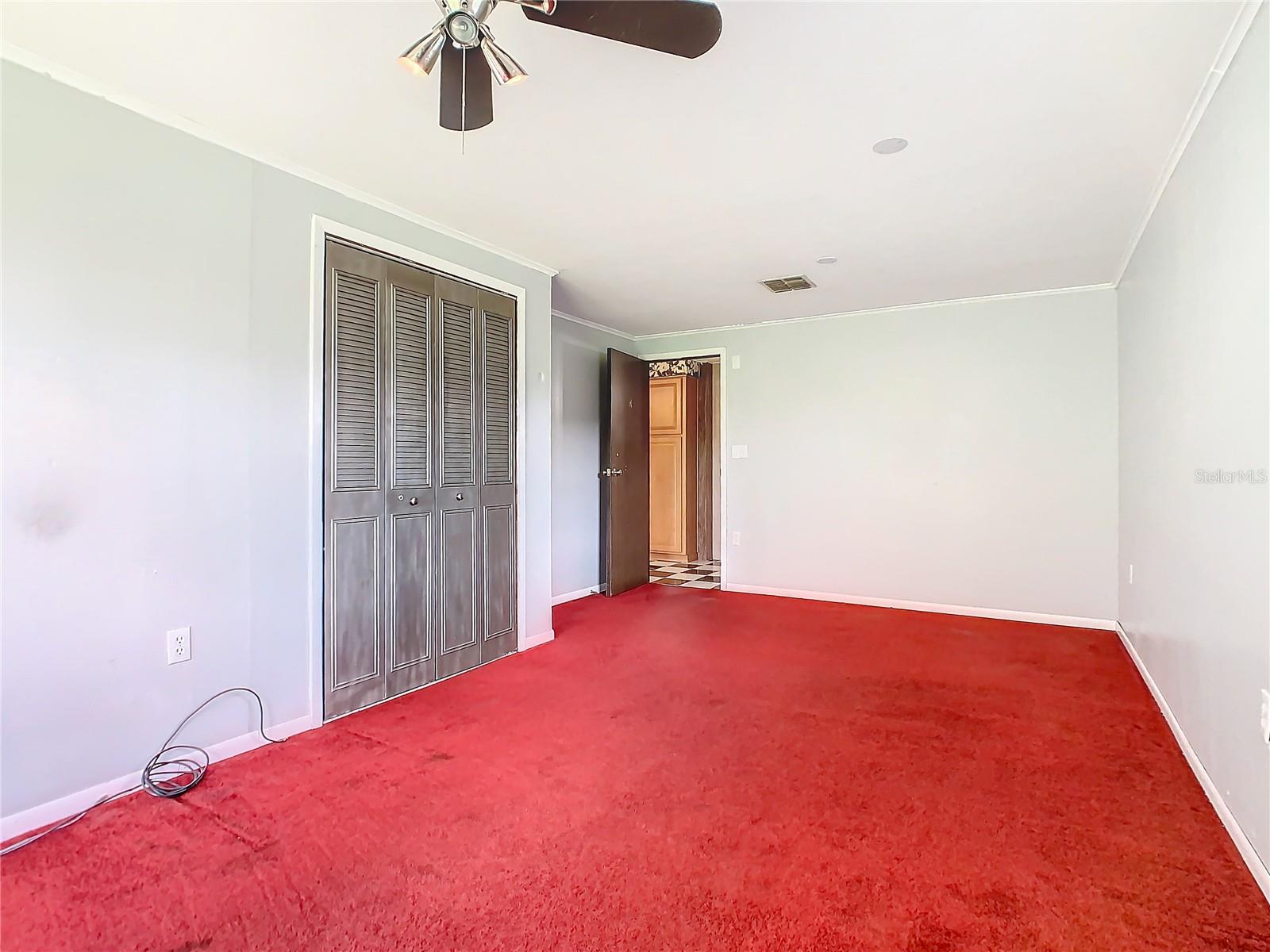 1967 FOXHOLLOW DR E