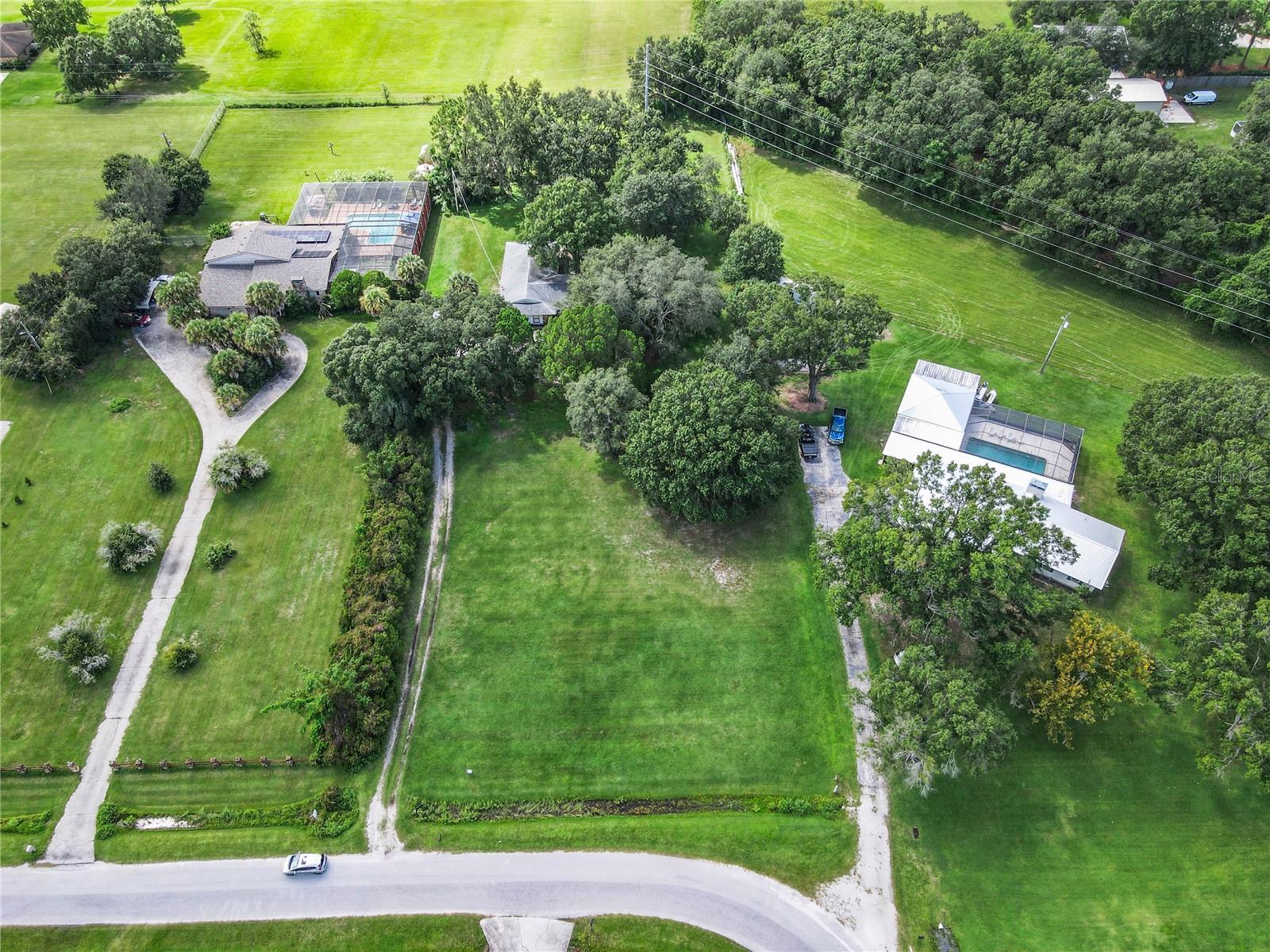 1967 FOXHOLLOW DR E