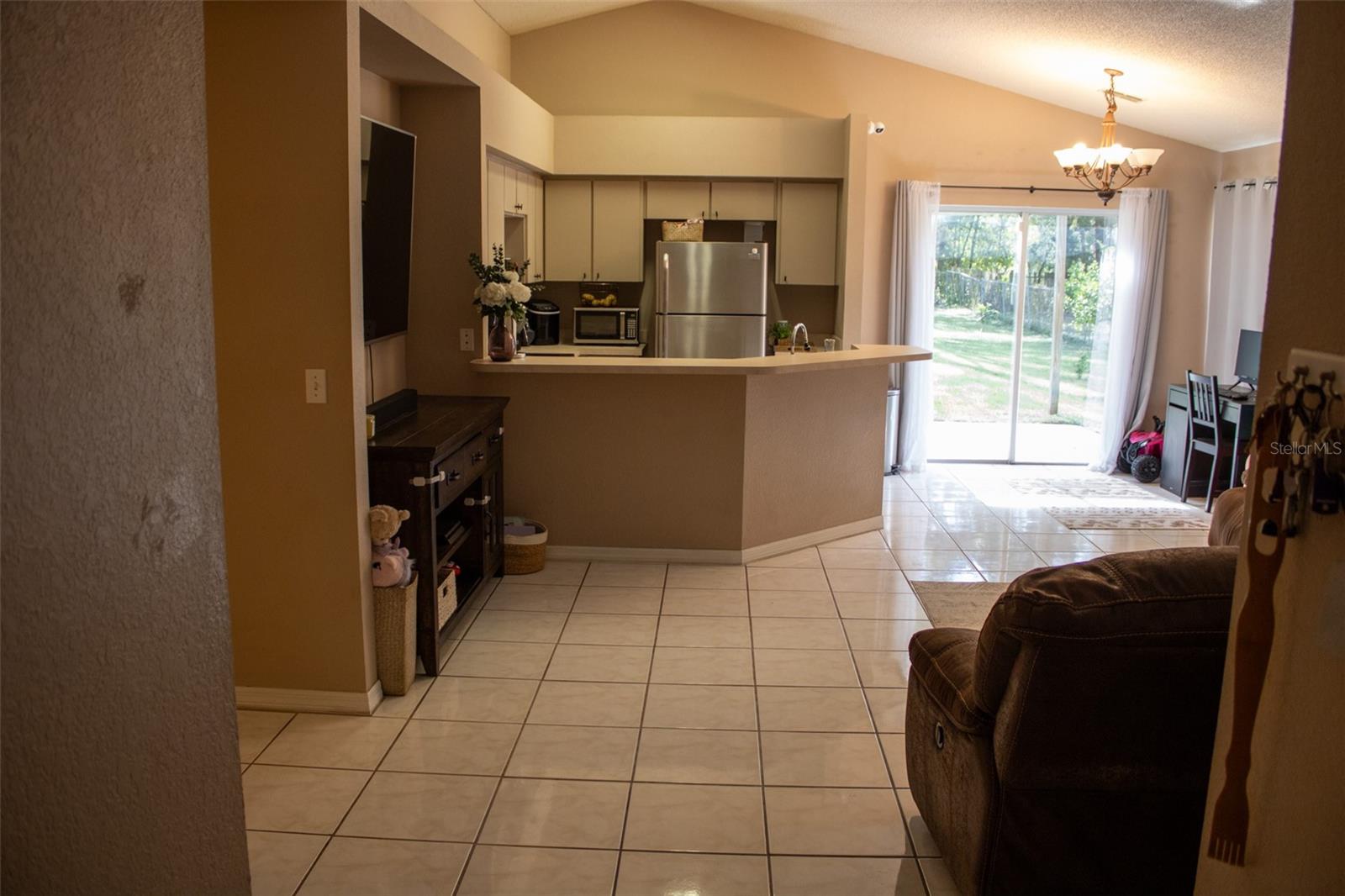 3714 COUNTRY LN