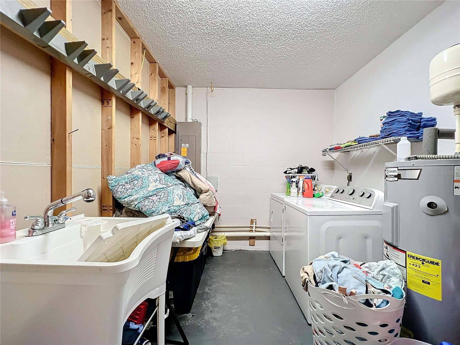 104 BRAD CIR