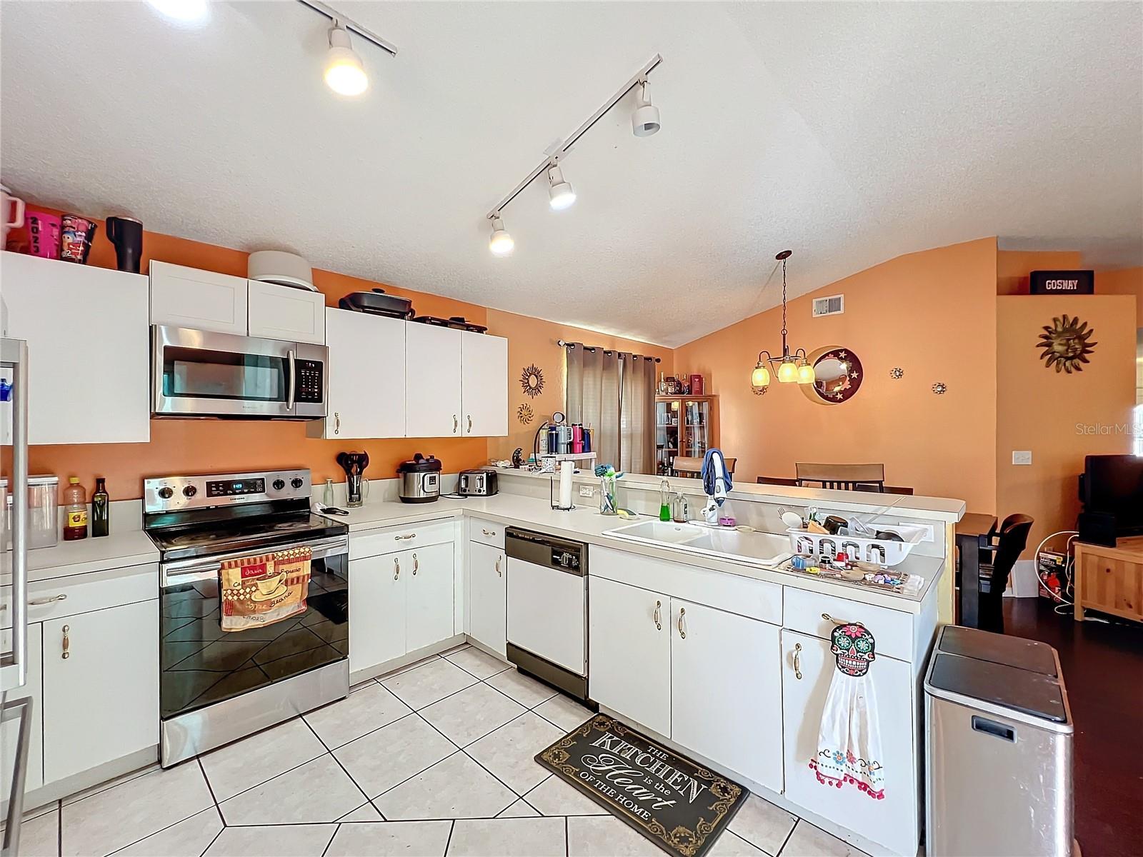104 BRAD CIR