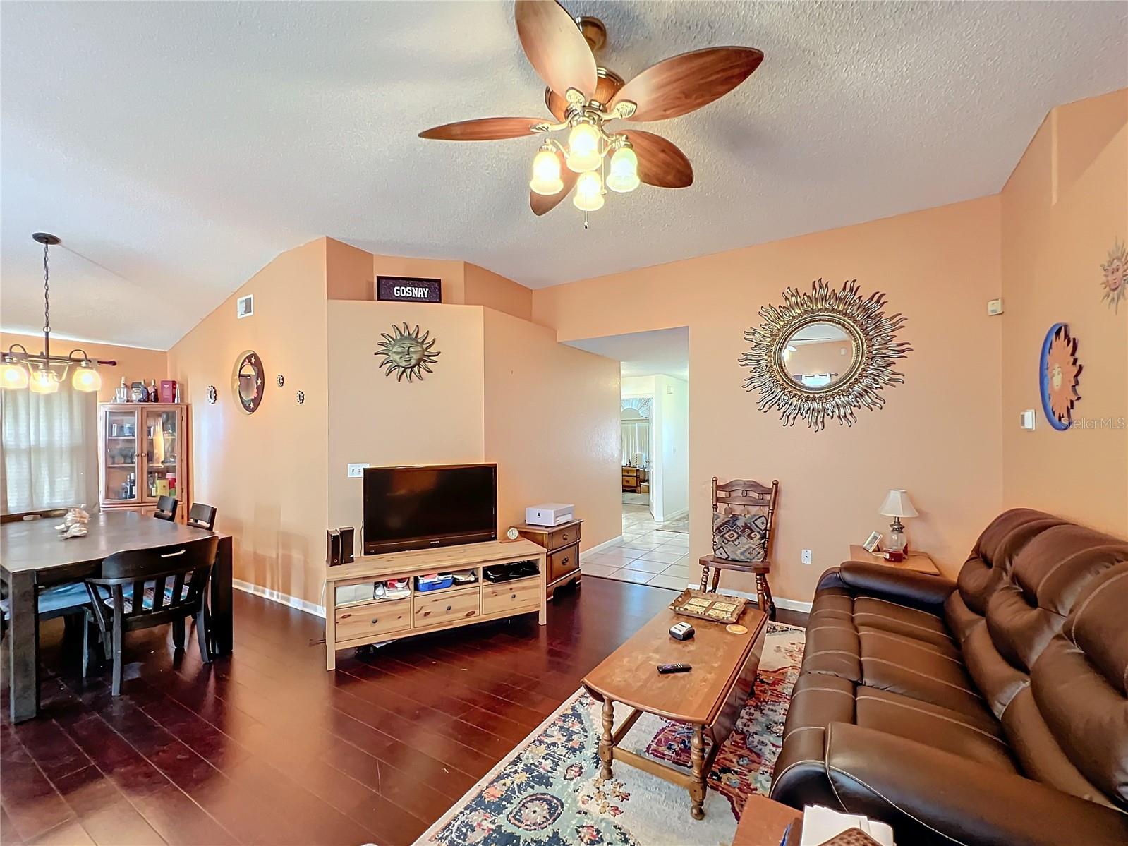 104 BRAD CIR