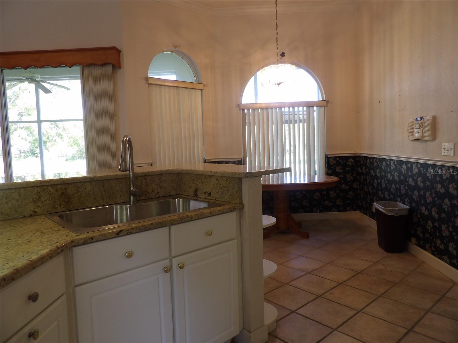 252 GOLF AIRE BLVD