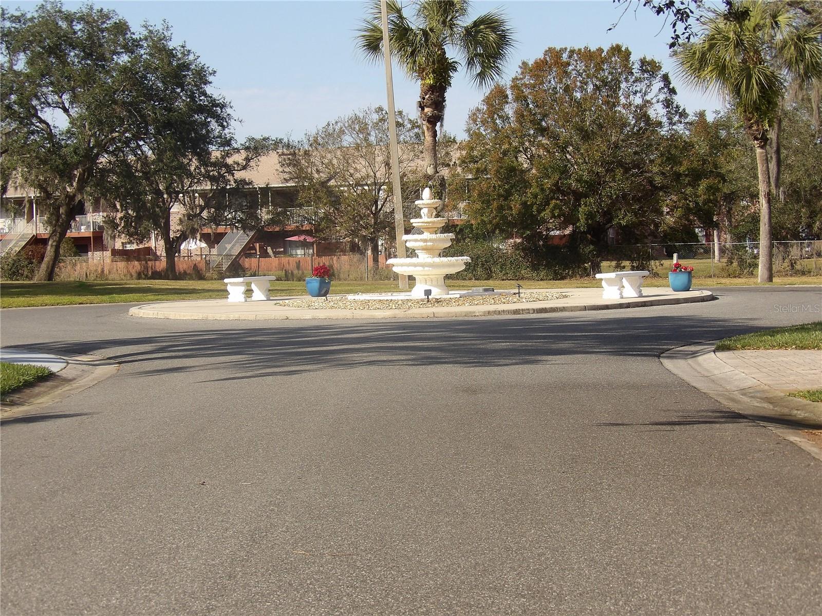 252 GOLF AIRE BLVD