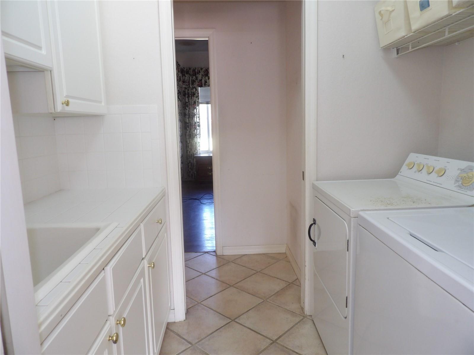 252 GOLF AIRE BLVD