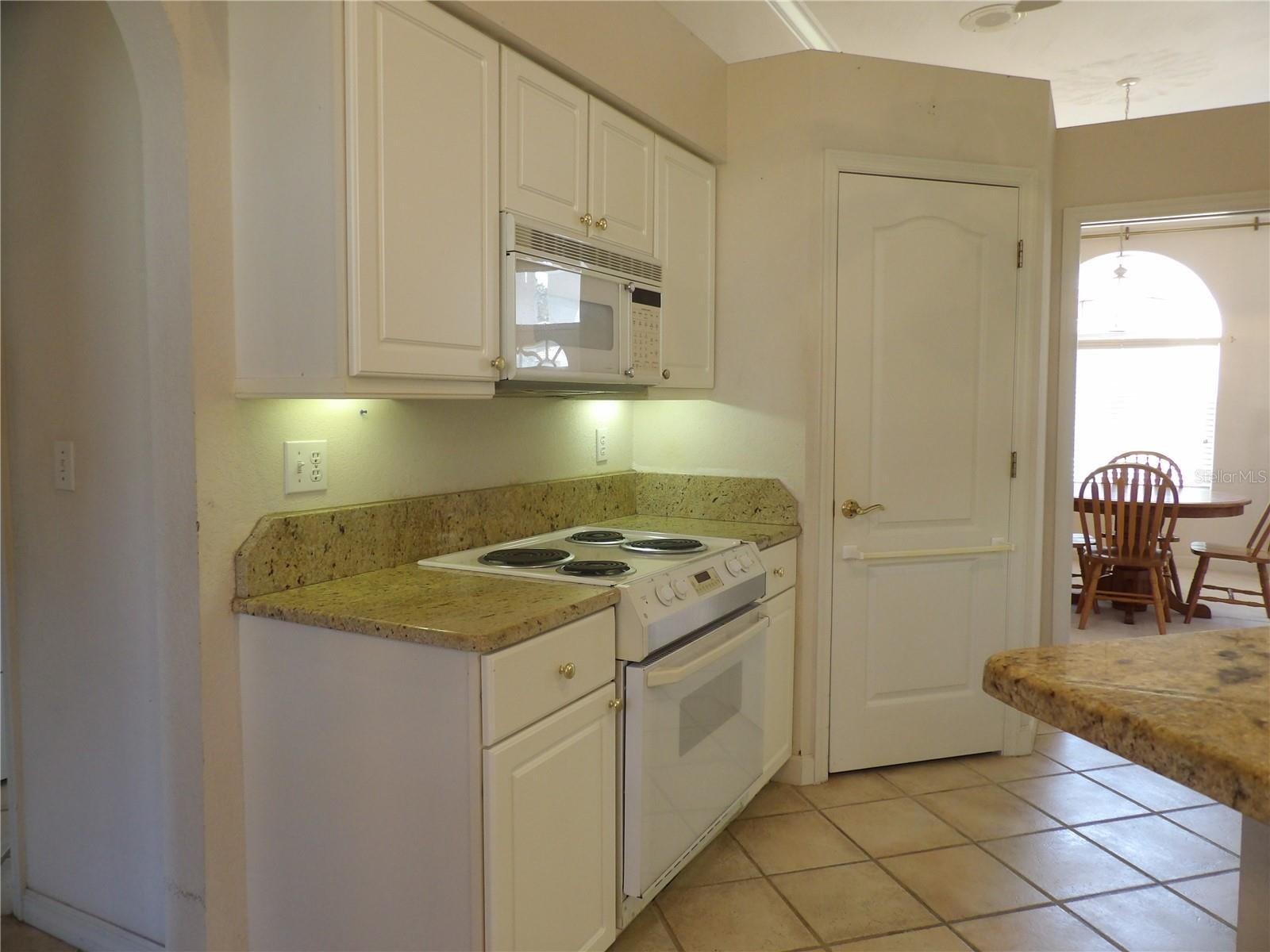 252 GOLF AIRE BLVD