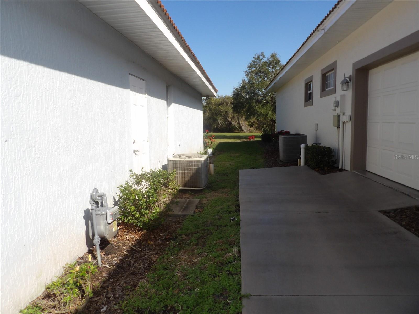 252 GOLF AIRE BLVD