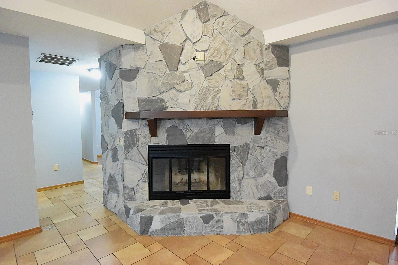 370 TELFORD CT