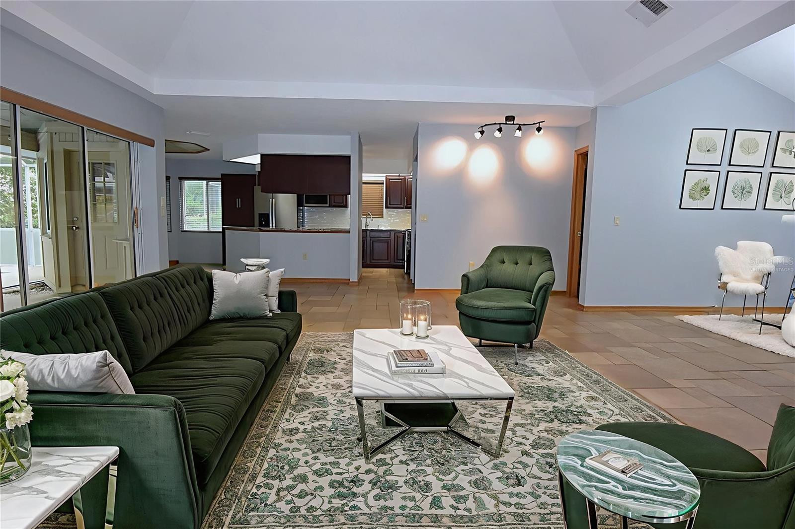 370 TELFORD CT