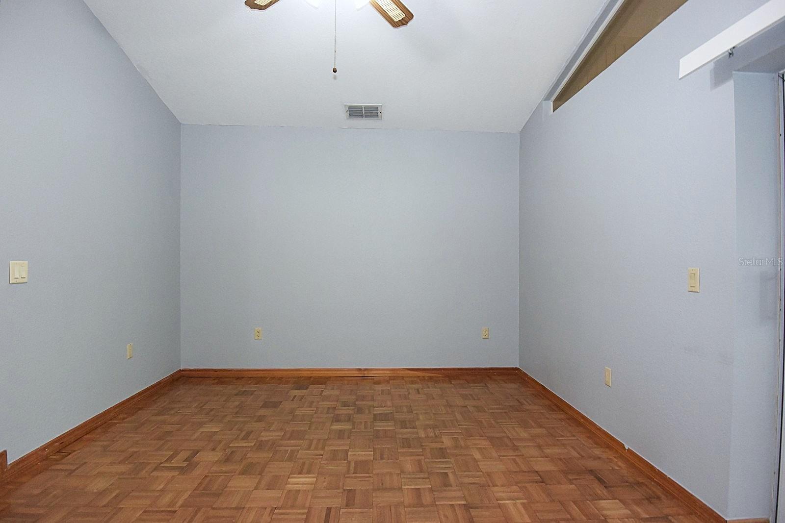 370 TELFORD CT