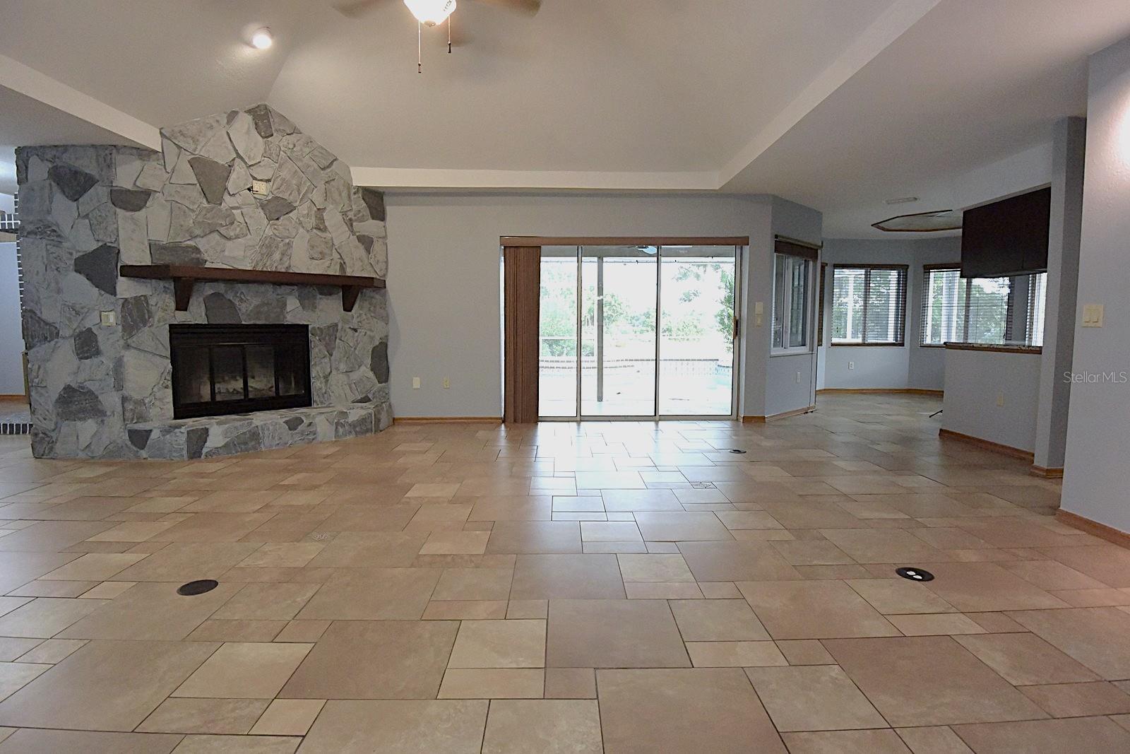 370 TELFORD CT