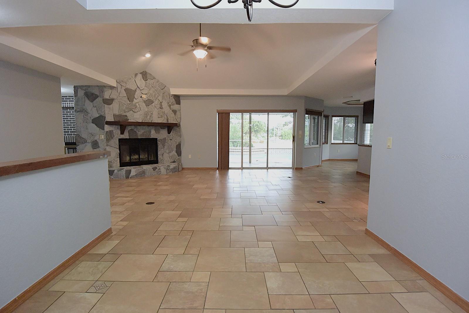 370 TELFORD CT