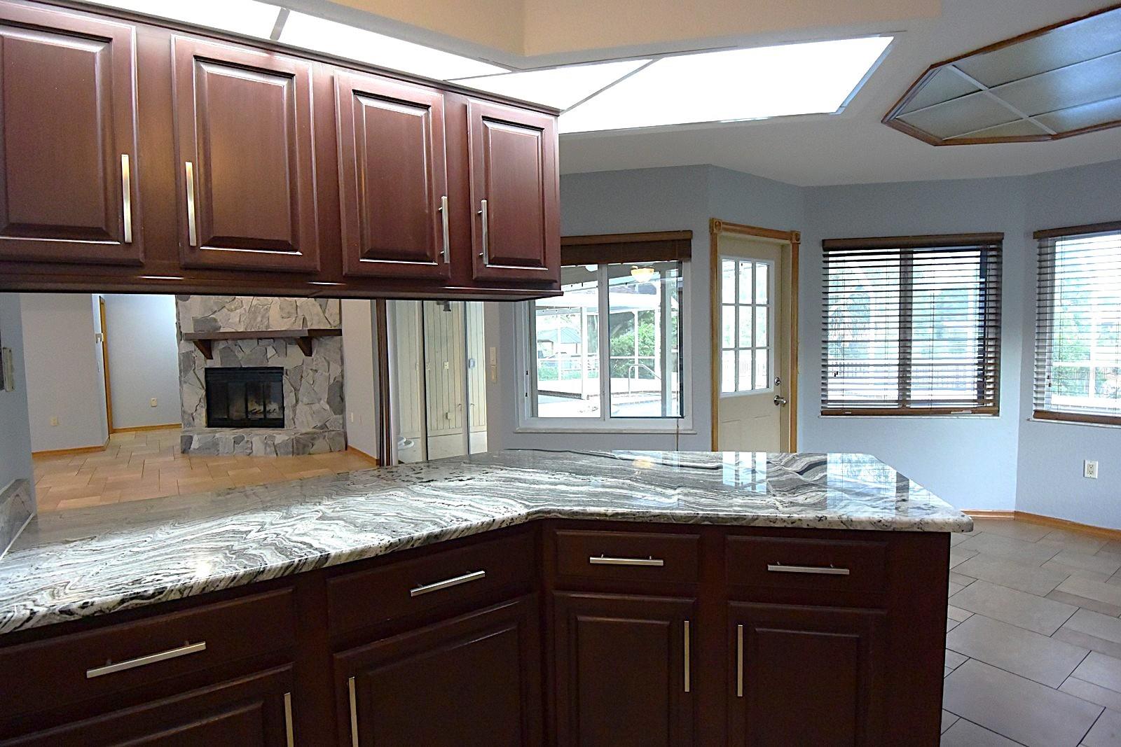 370 TELFORD CT