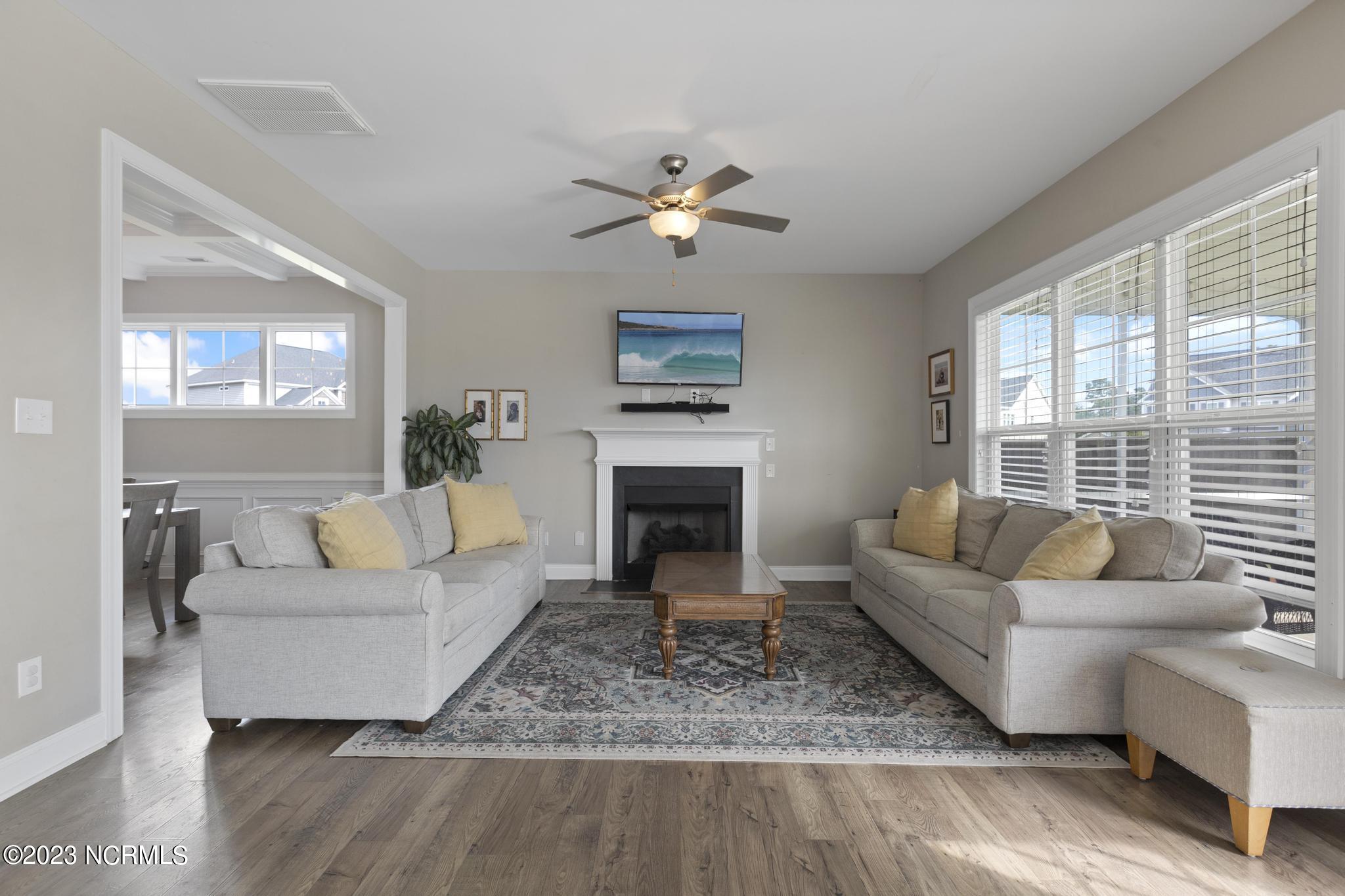 41 S Lamplighters Walk