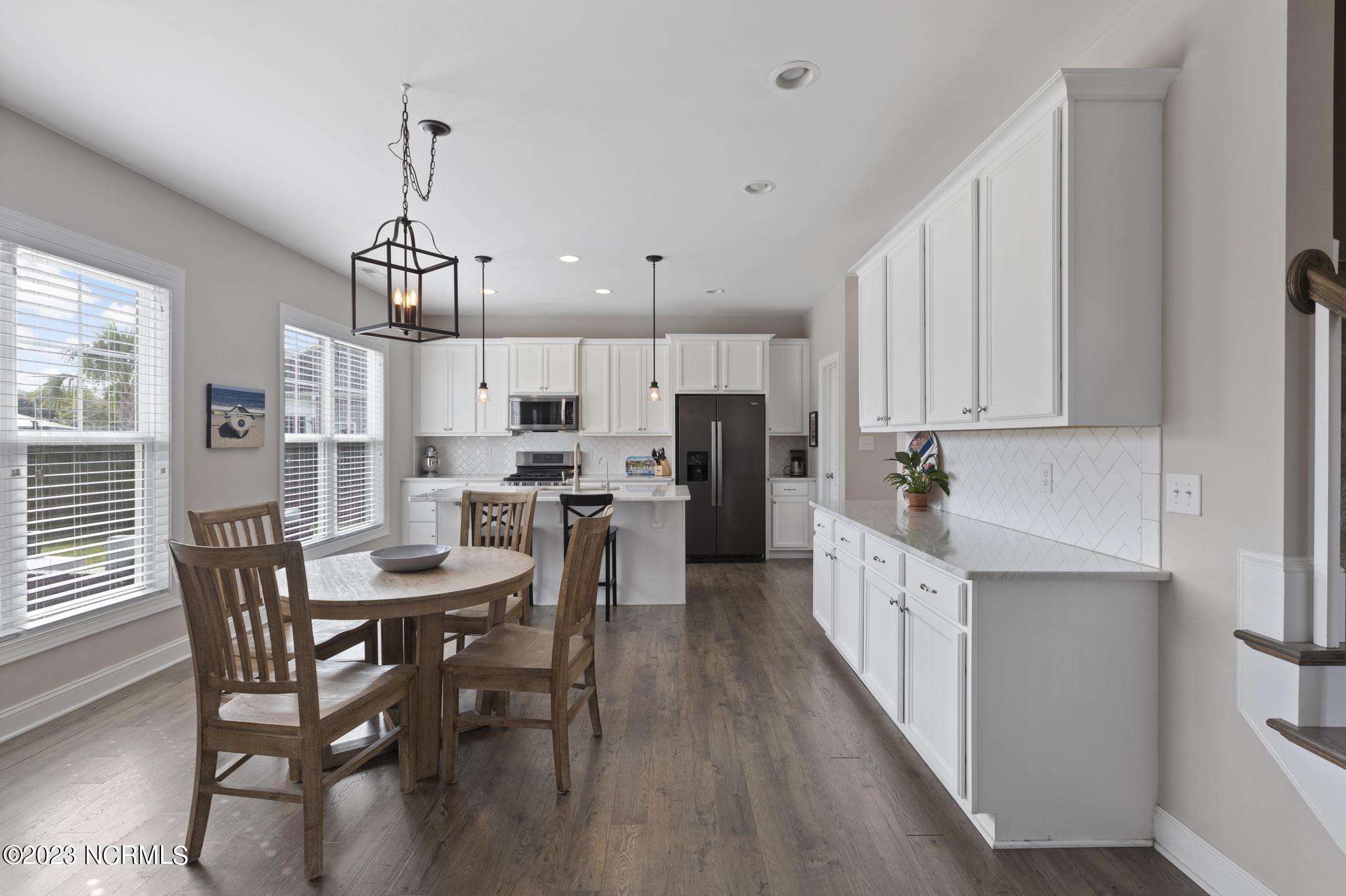 41 S Lamplighters Walk