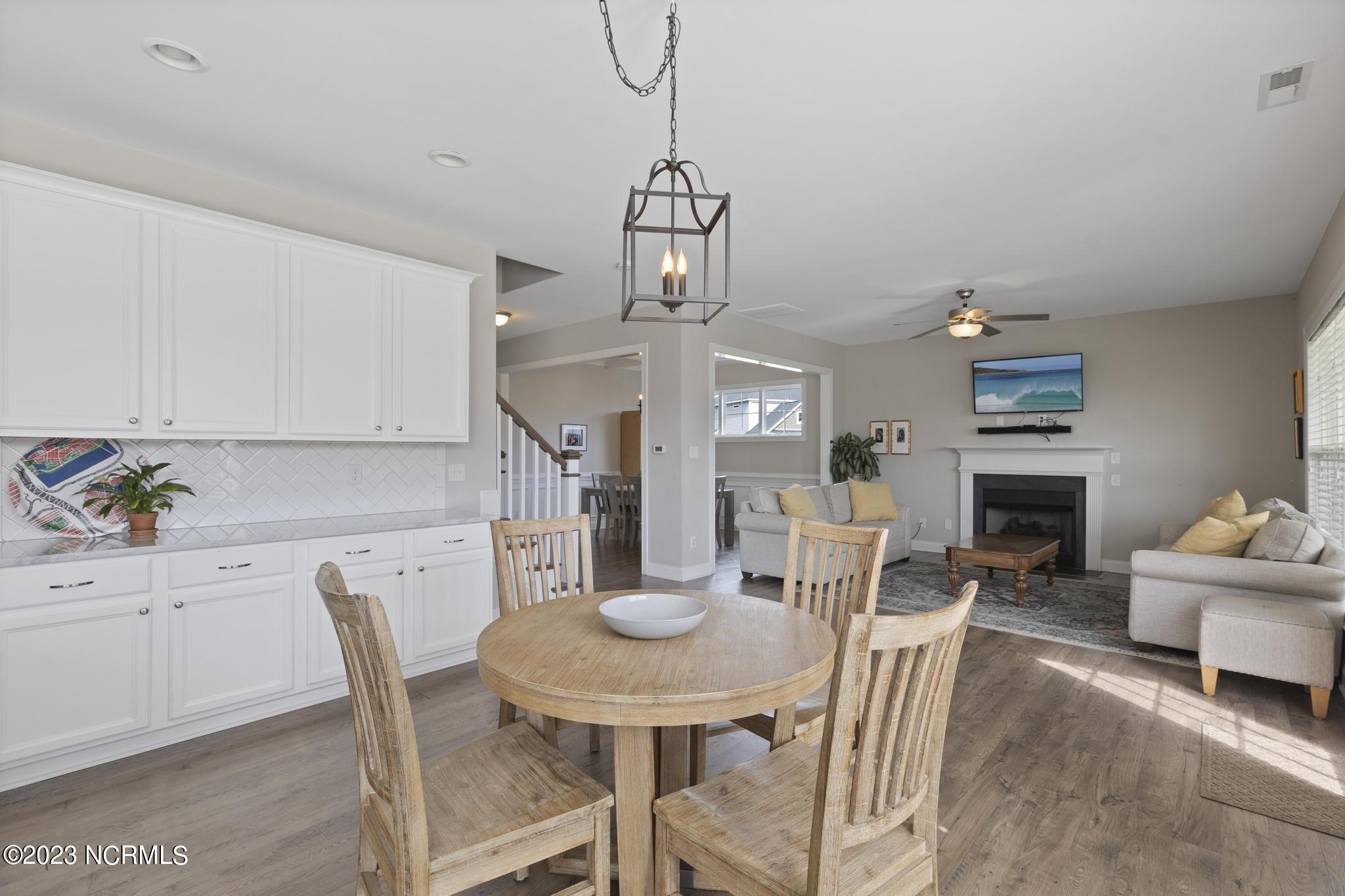 41 S Lamplighters Walk