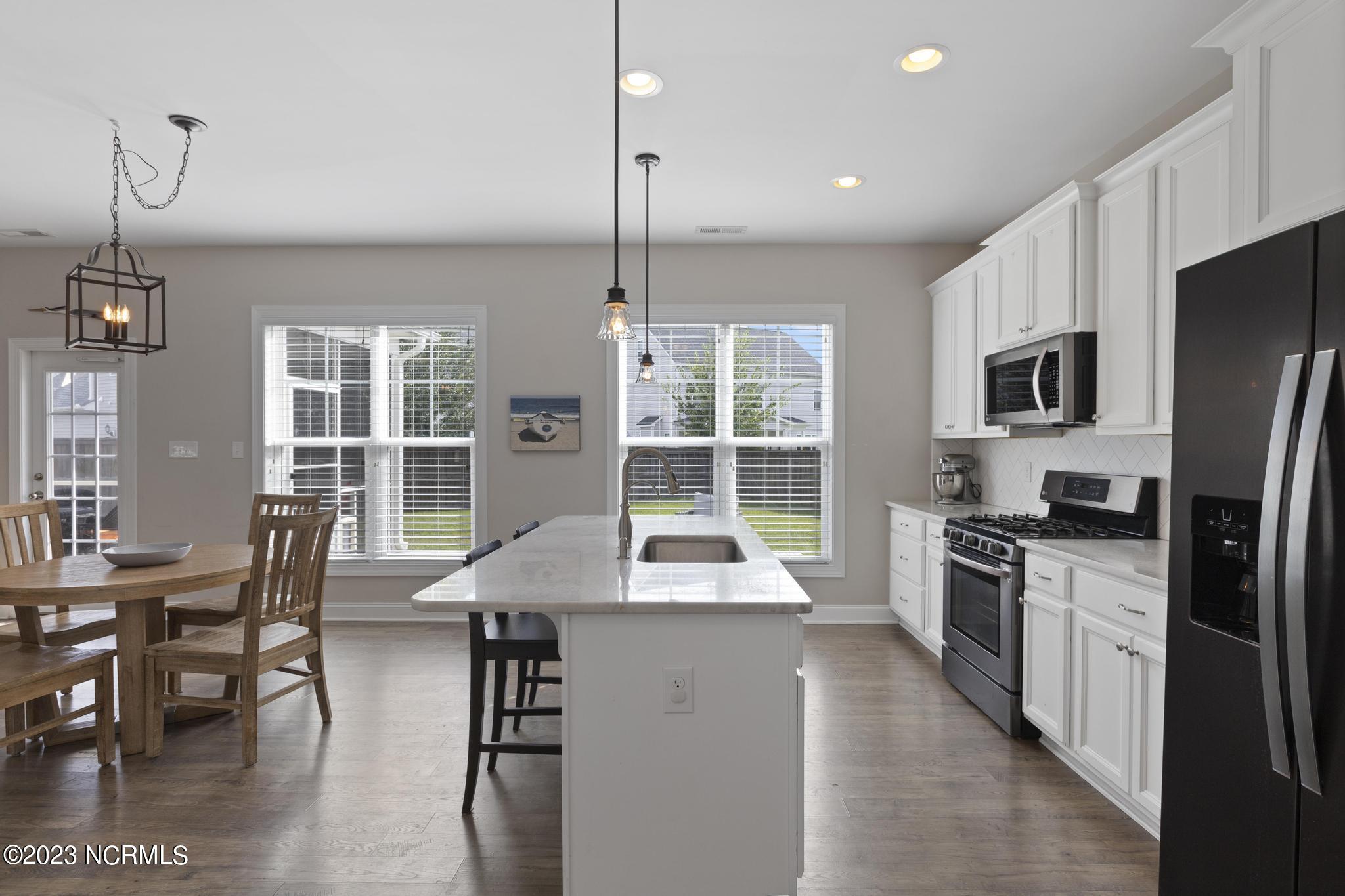 41 S Lamplighters Walk