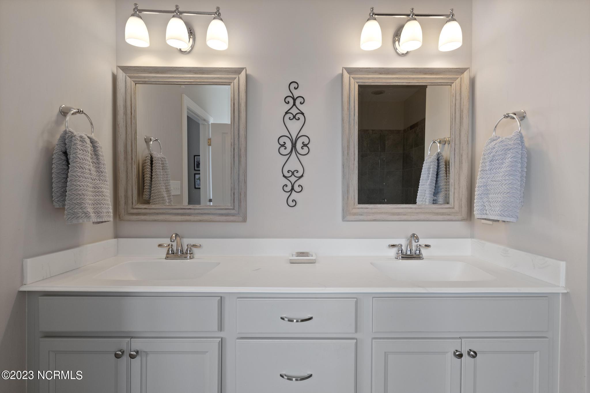 41 S Lamplighters Walk