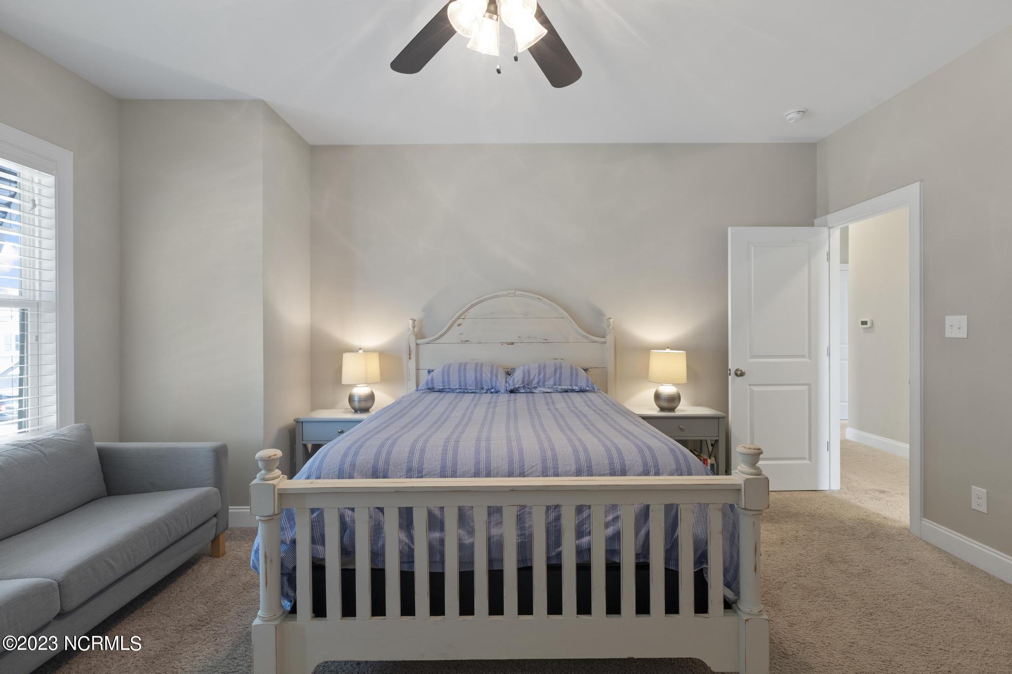 41 S Lamplighters Walk