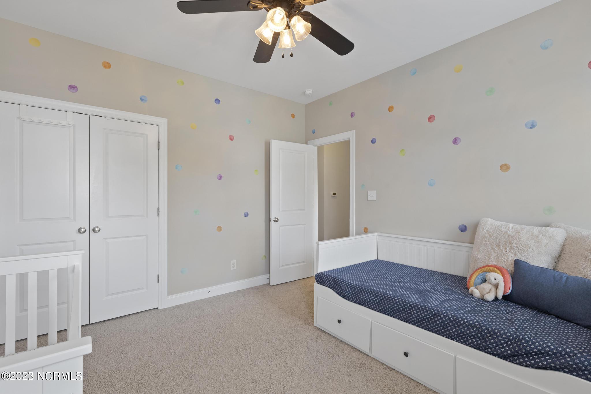 41 S Lamplighters Walk