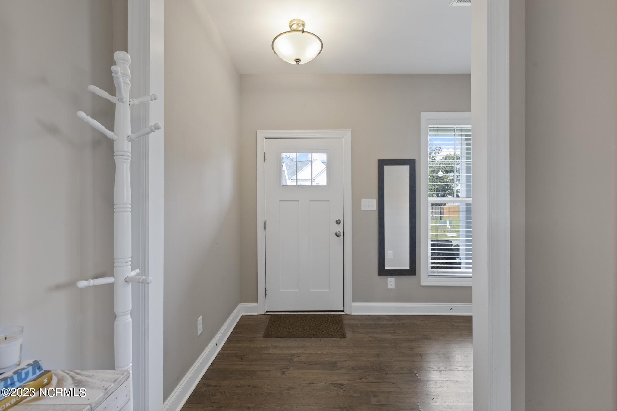 41 S Lamplighters Walk