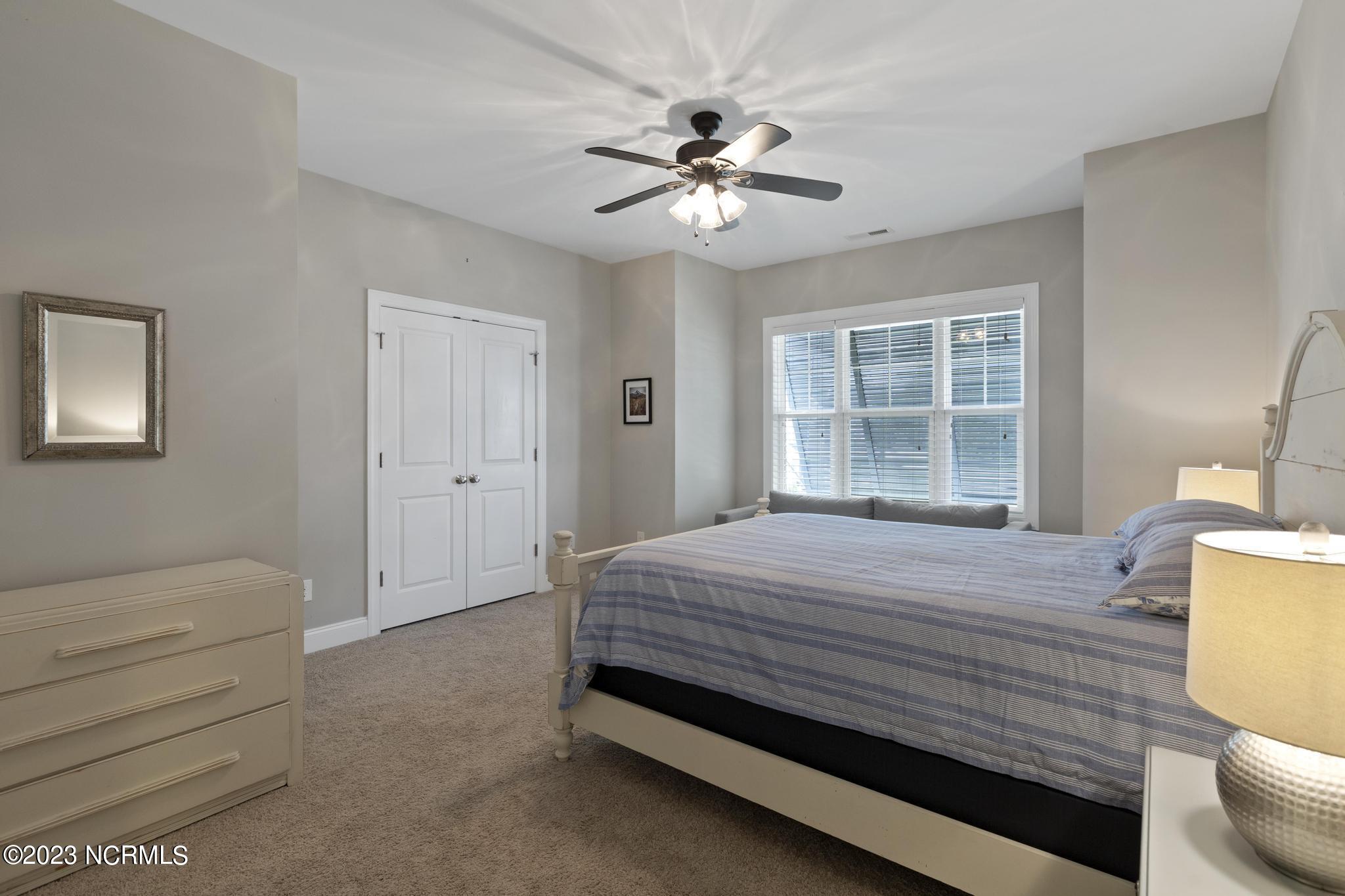 41 S Lamplighters Walk