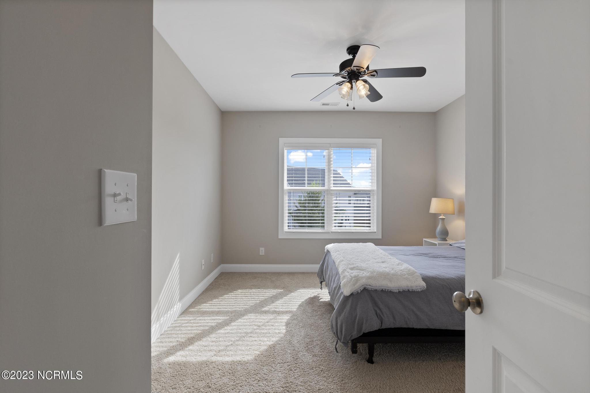 41 S Lamplighters Walk