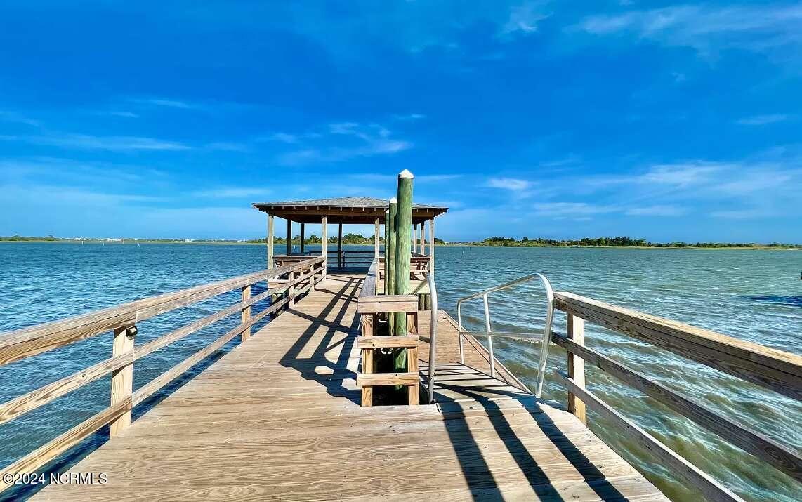 116 19 W Scarborough Court